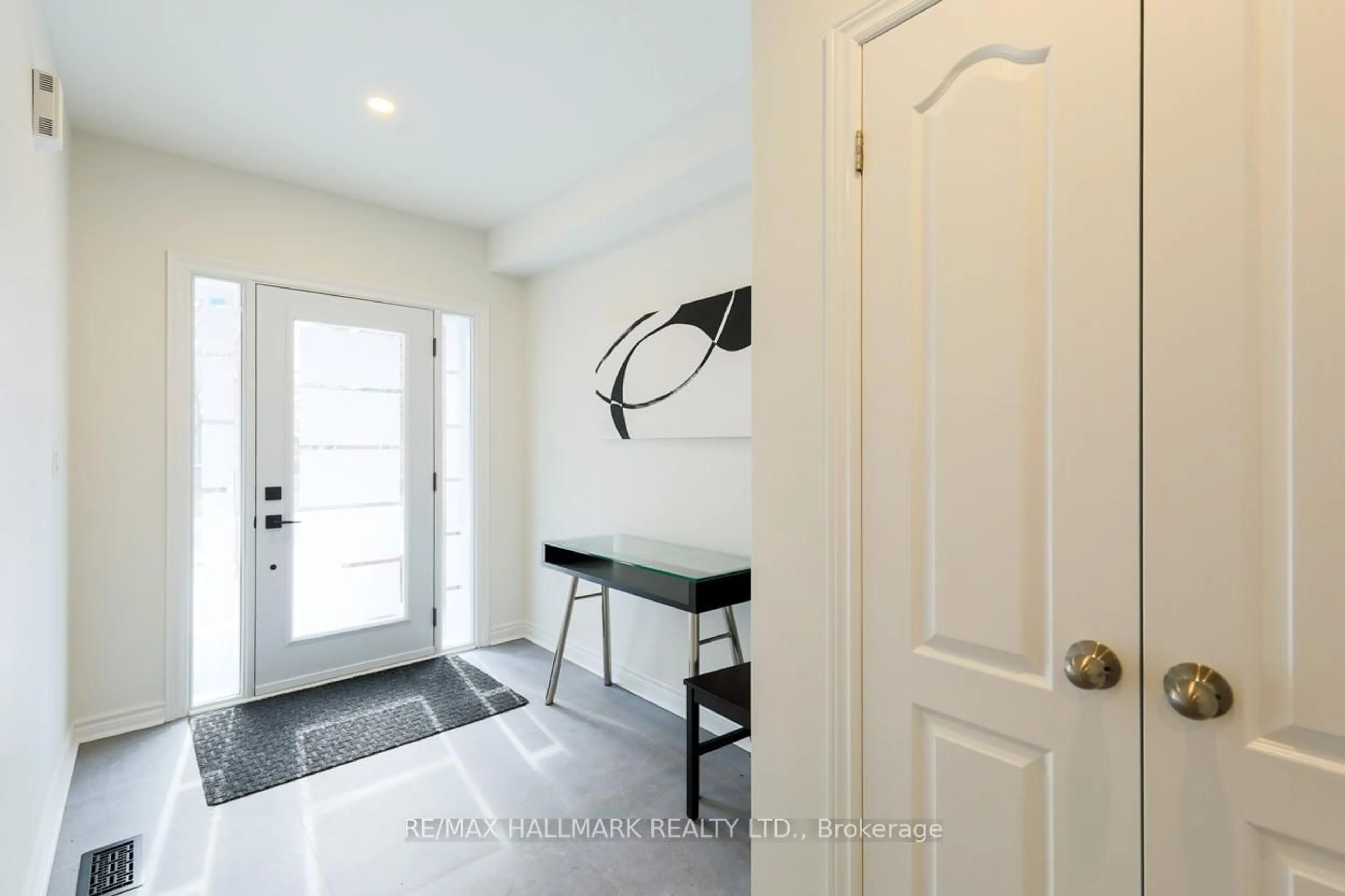 Indoor entryway for 310 Aylesworth Ave, Toronto Ontario M1N 2K2