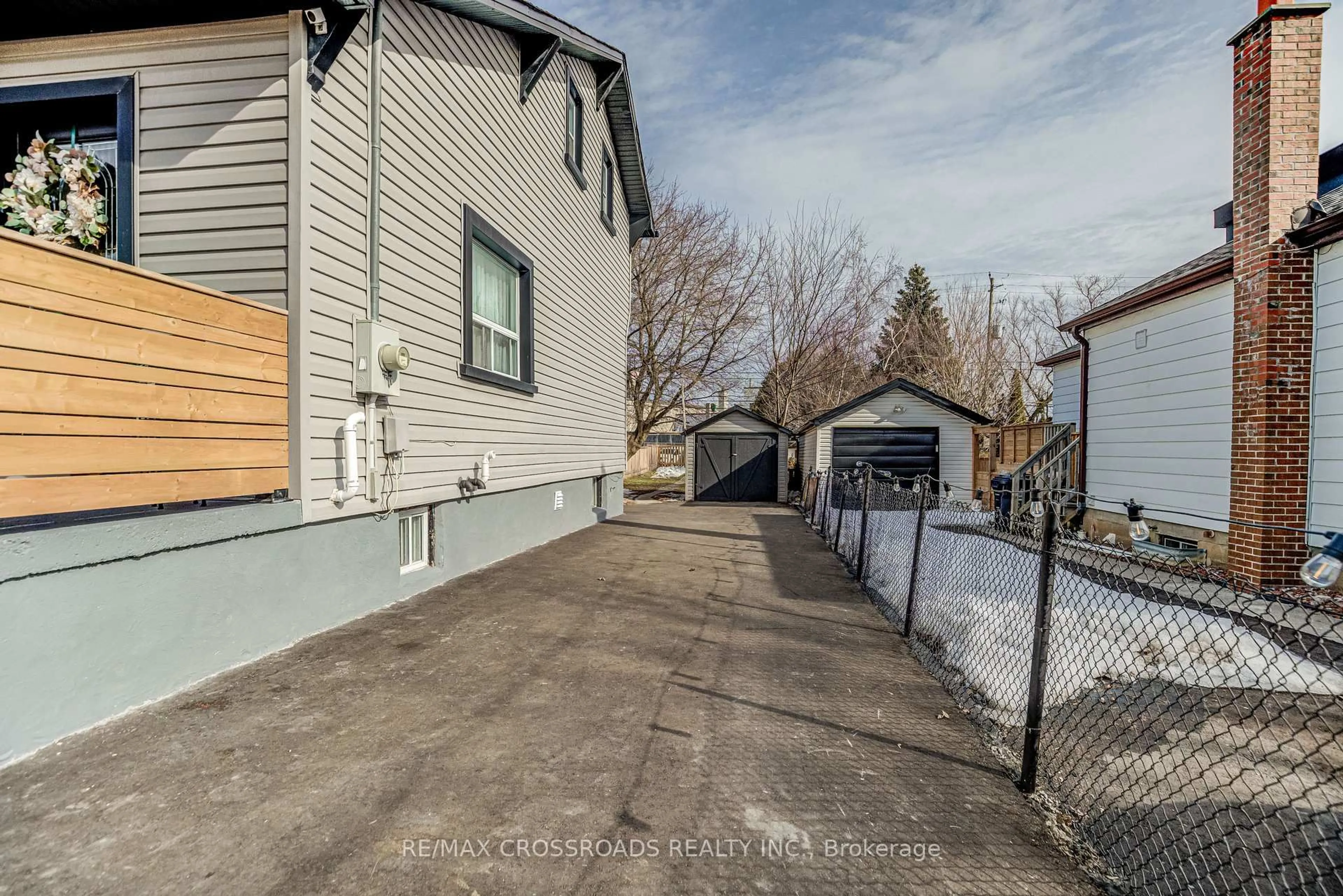 A pic from outside/outdoor area/front of a property/back of a property/a pic from drone, street for 241 McIntosh St, Toronto Ontario M1N 3Z2