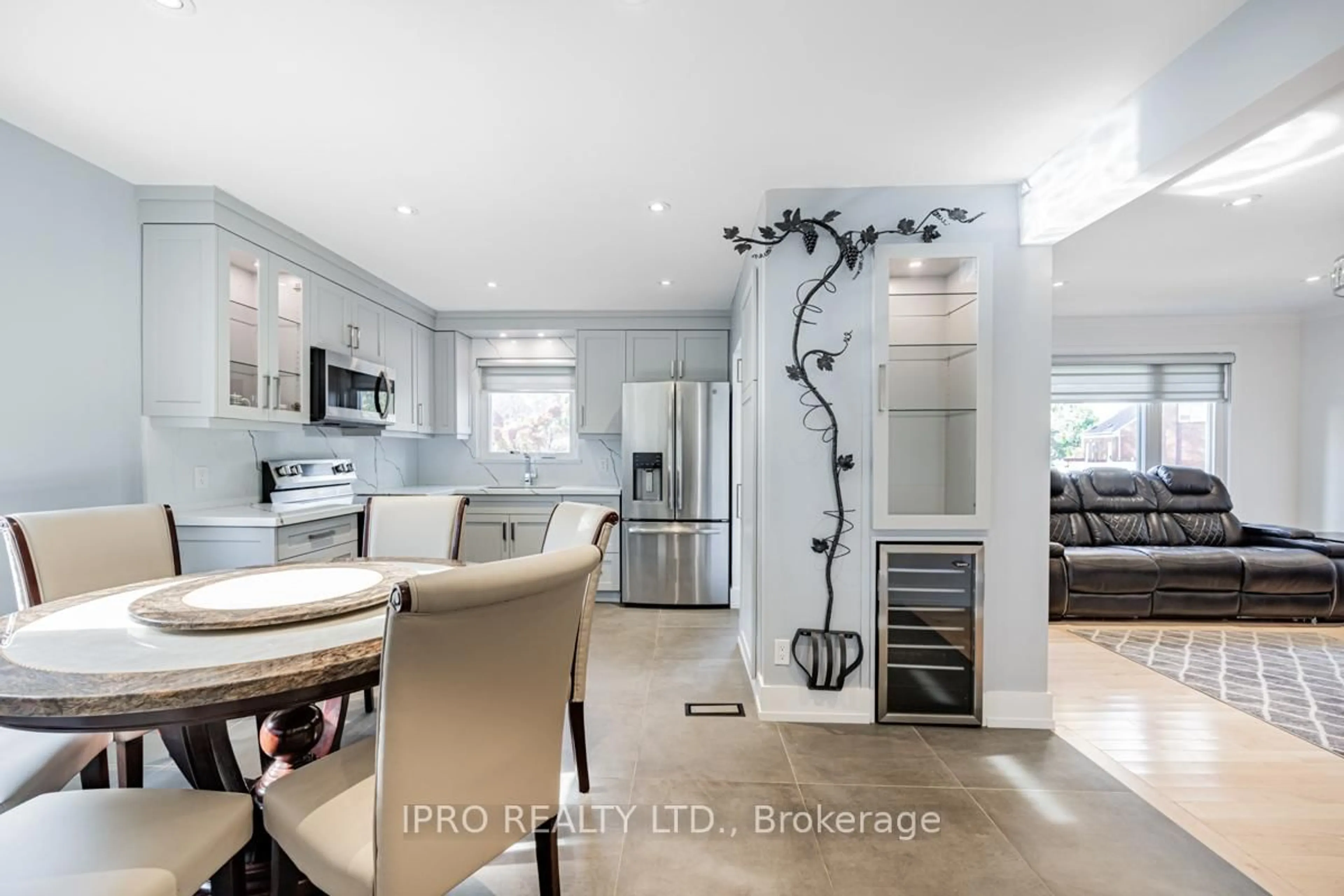 Open concept kitchen, unknown for 55 Lilian Dr, Toronto Ontario M1R 3W2