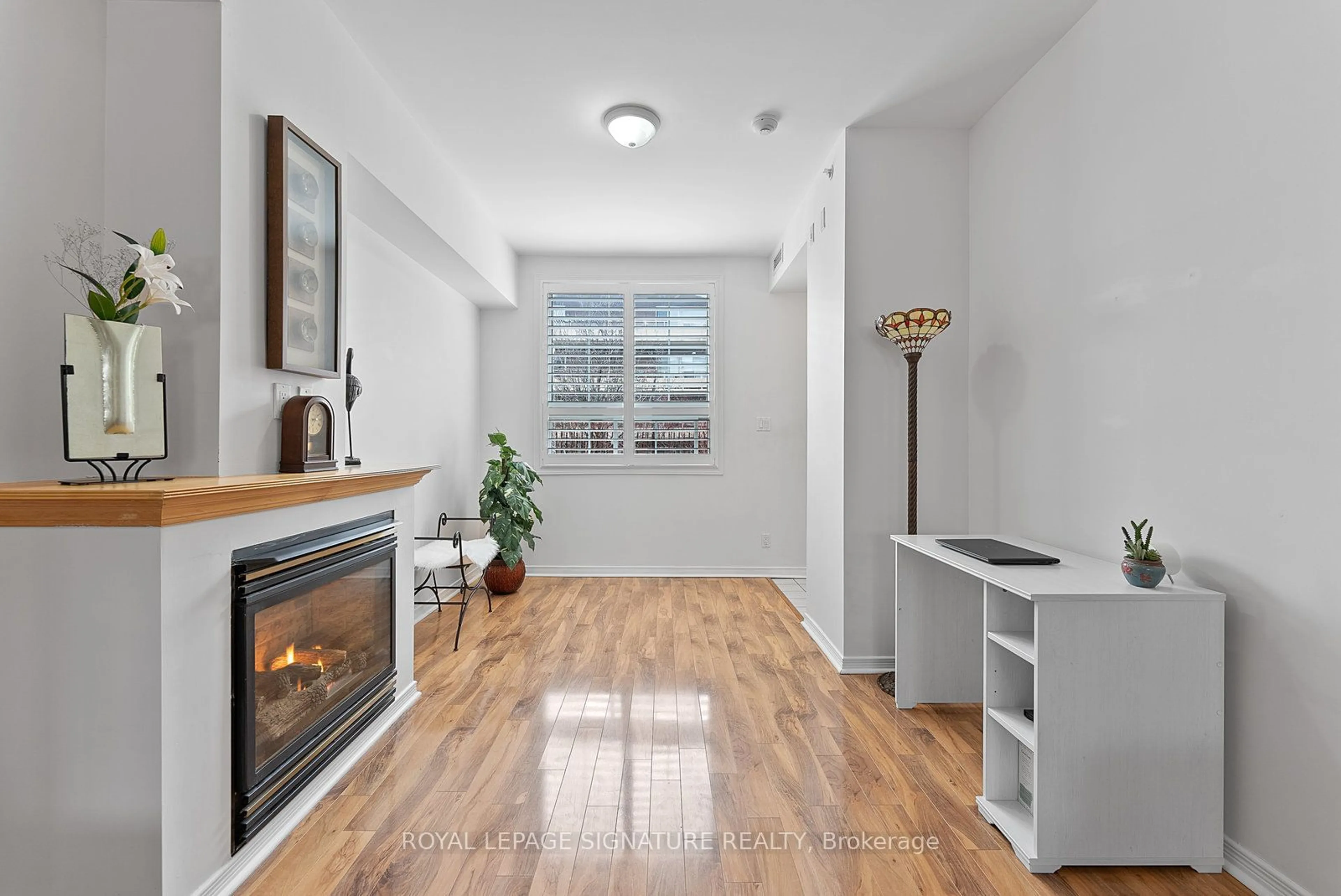 Indoor entryway for 1785 Eglinton Ave #103, Toronto Ontario M4A 2Y6