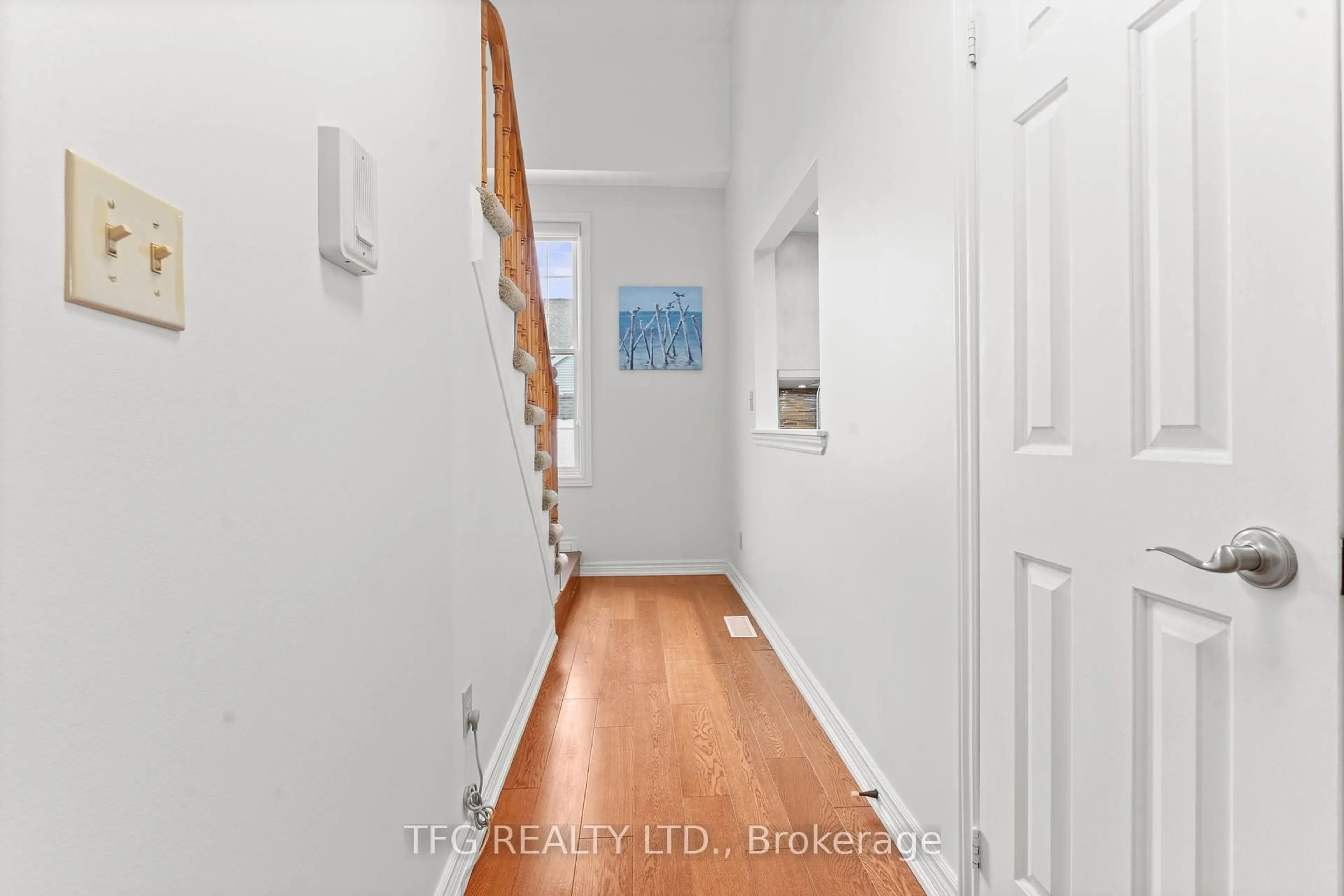 Indoor entryway for 1667 Nash Rd #F16, Clarington Ontario L1E 1S8