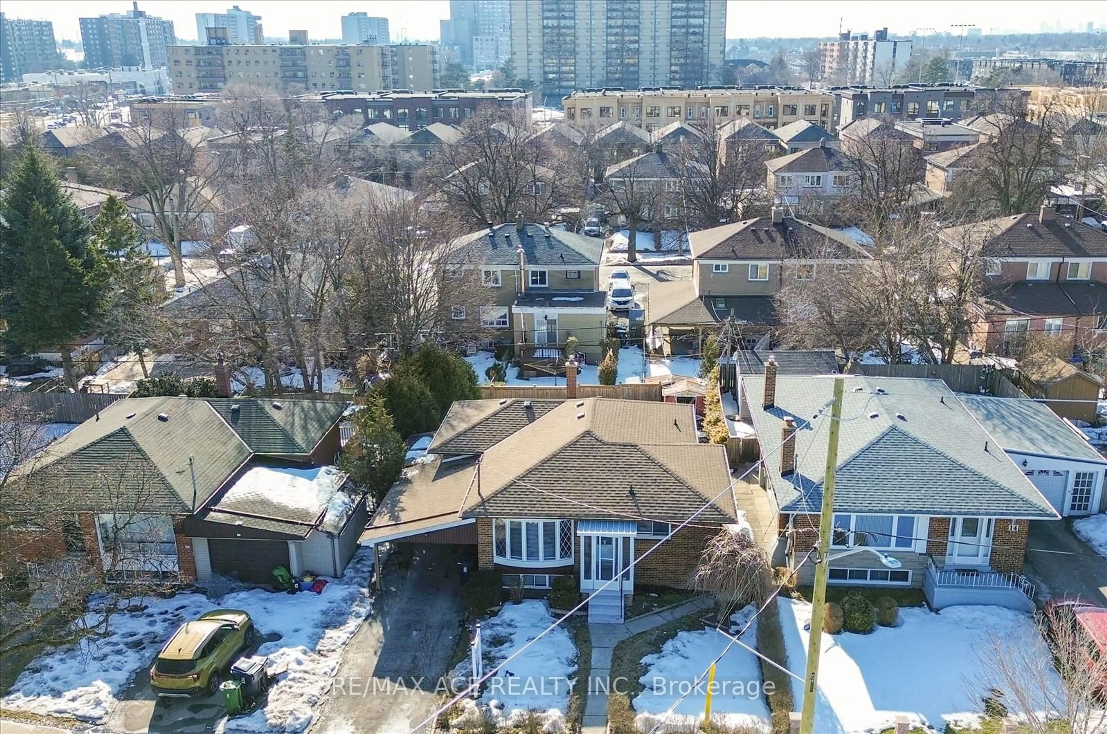 A pic from outside/outdoor area/front of a property/back of a property/a pic from drone, city buildings view from balcony for 16 Roseglor Cres, Toronto Ontario M1P 3T6