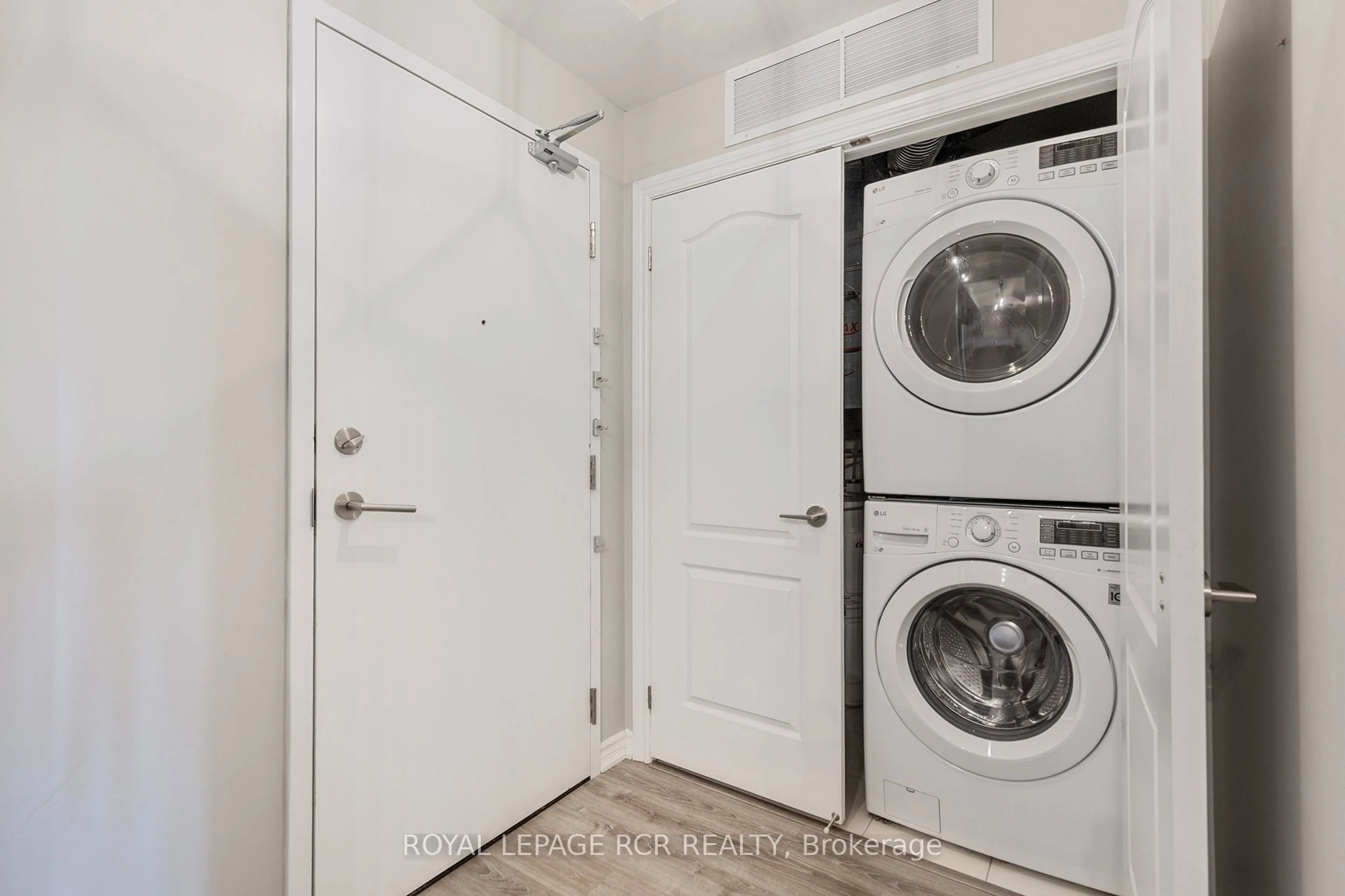 Laundry room for 670 Gordon St #408, Whitby Ontario L1N 0K9