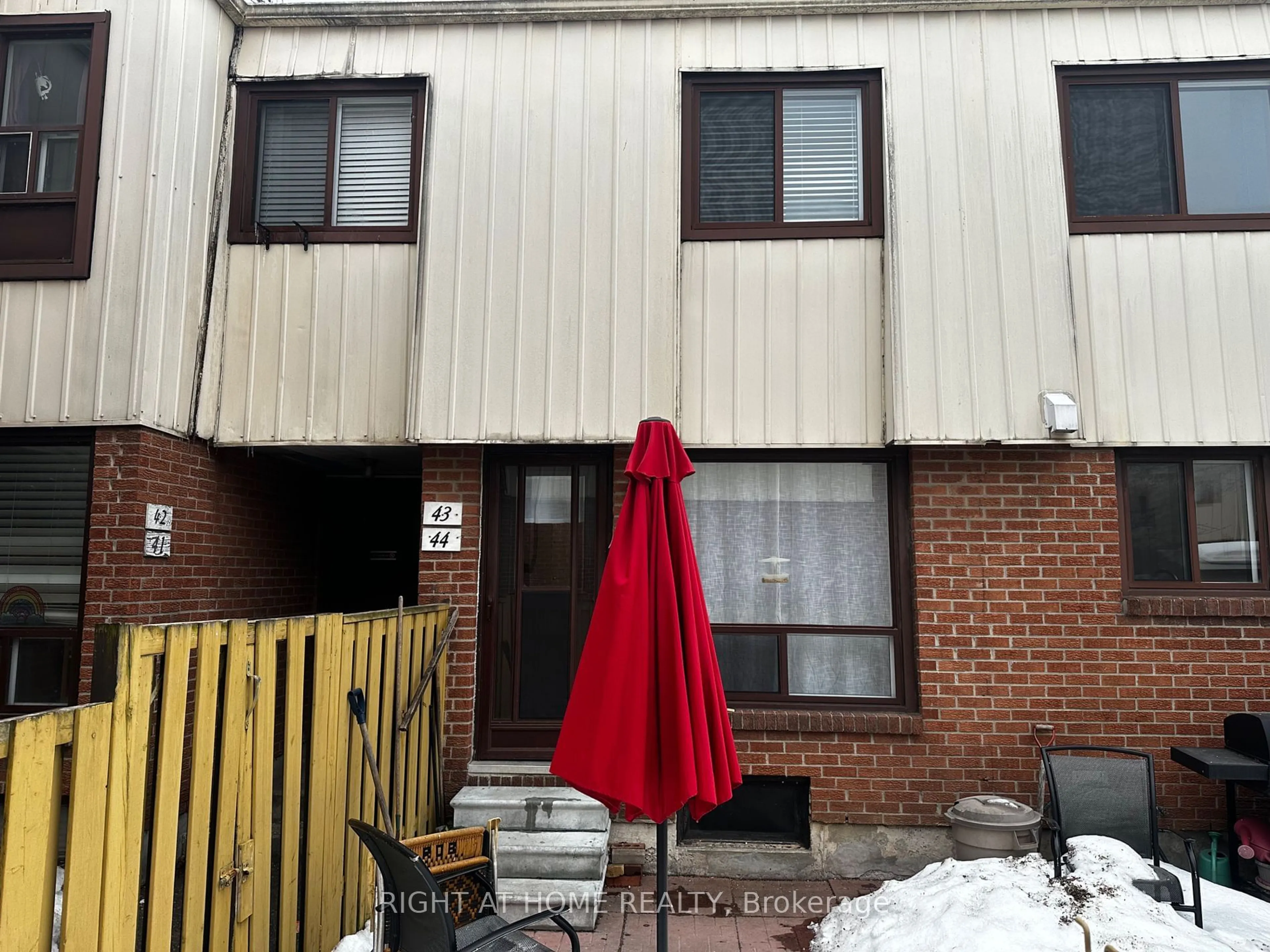 Unknown for 1100 Oxford St #44, Oshawa Ontario L1J 6G4