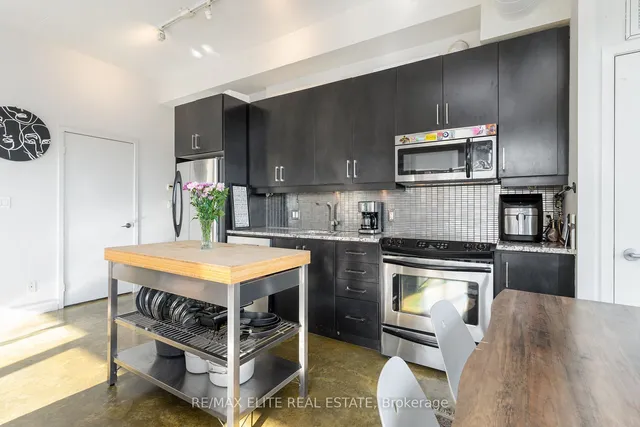 Additional property image - 201 Carlaw Ave Unit 412