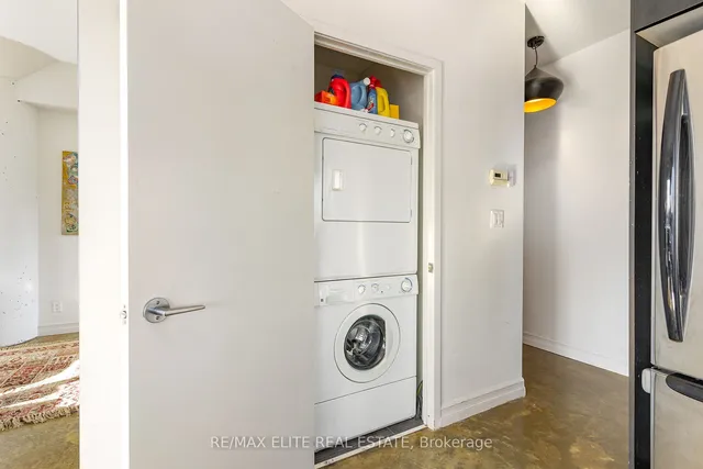 Additional property image - 201 Carlaw Ave Unit 412