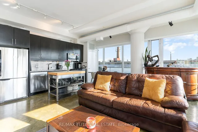 Additional property image - 201 Carlaw Ave Unit 412