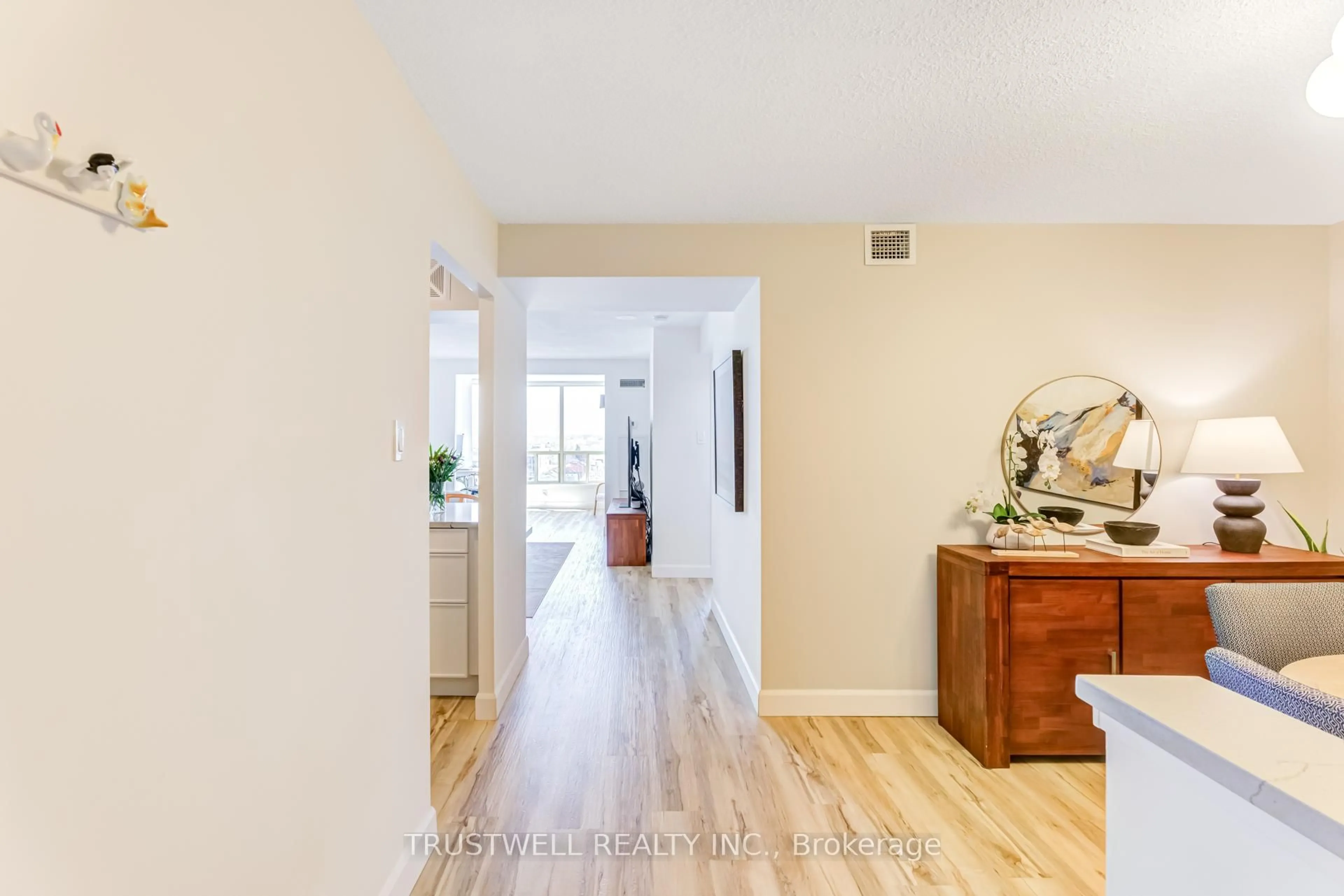 Indoor entryway for 1890 Valley Farm Rd #802, Pickering Ontario L1V 6B4