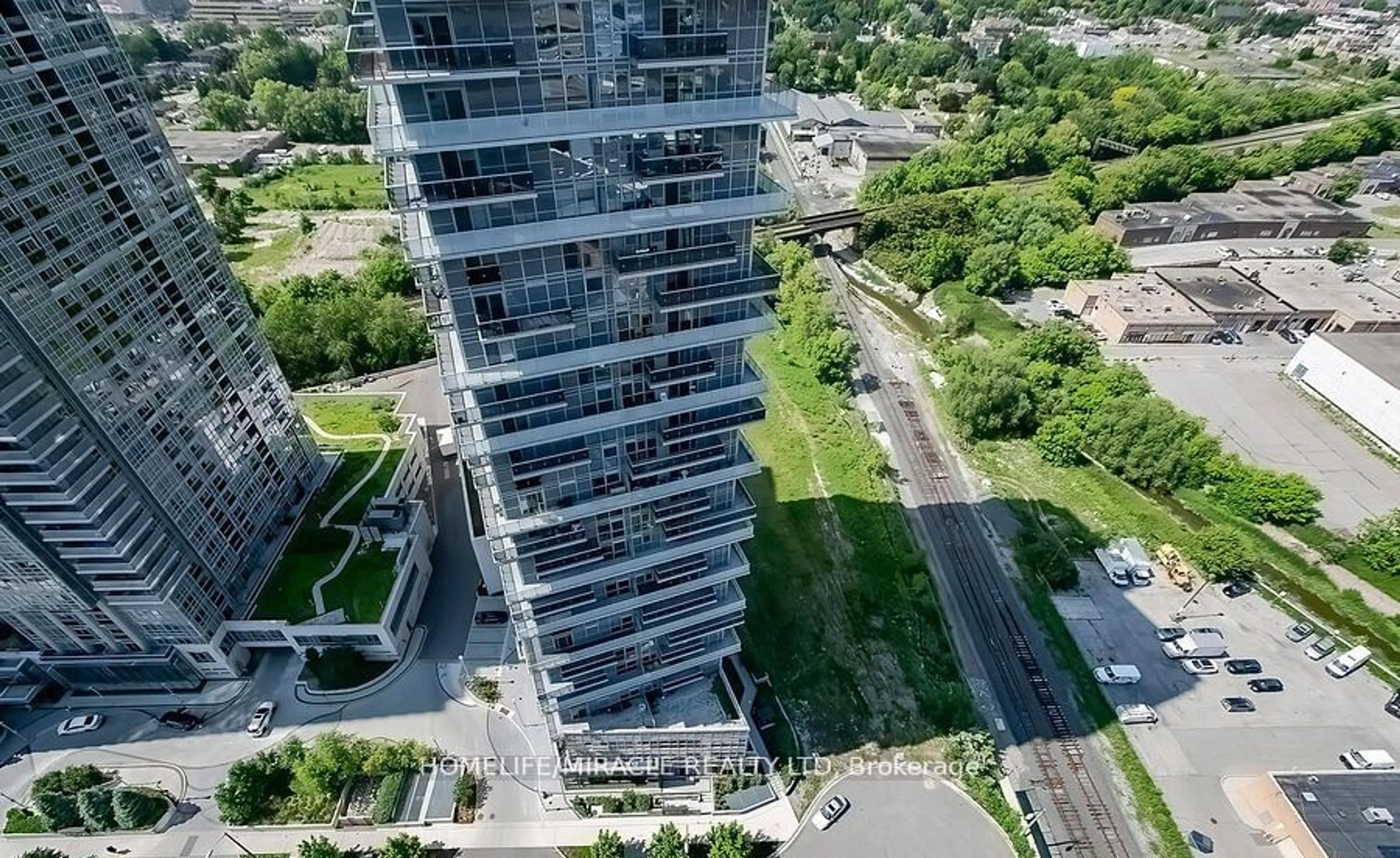 A pic from outside/outdoor area/front of a property/back of a property/a pic from drone, city buildings view from balcony for 181 Village Green Sq #Ph20, Toronto Ontario M1S 0L3