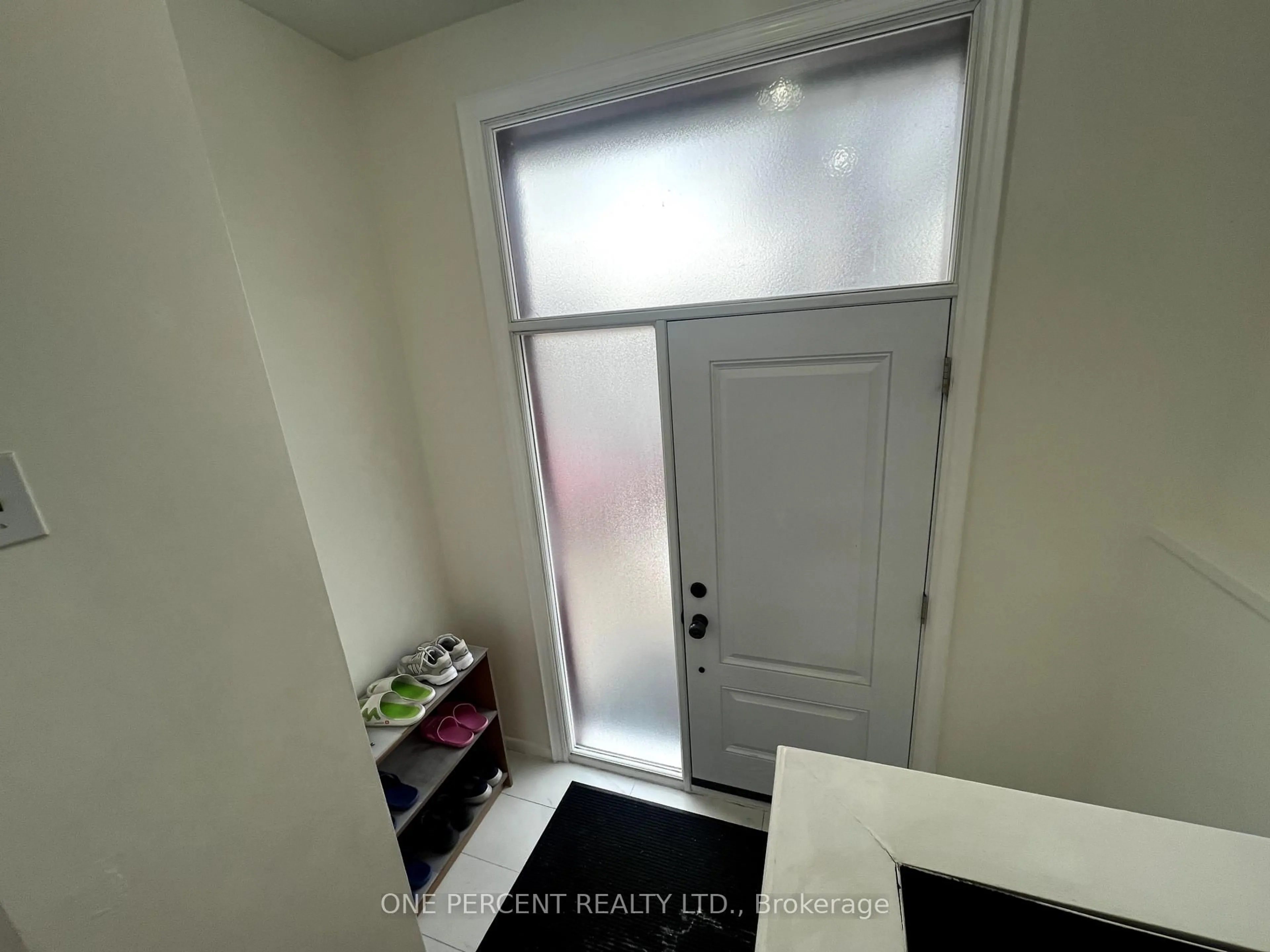 A pic of a room for 17 Savarin St, Toronto Ontario M1J 1Z7