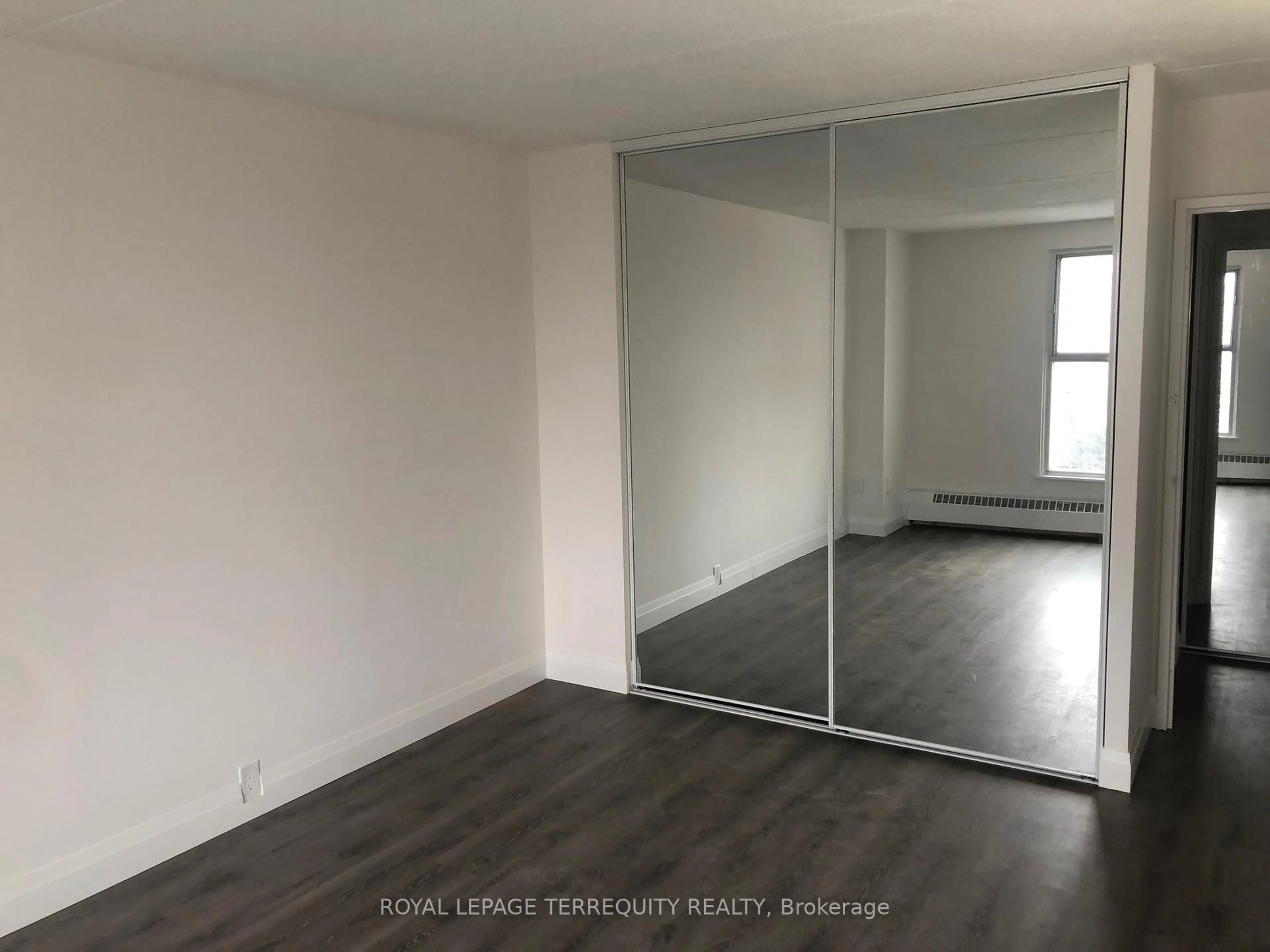 A pic of a room for 2 Glamorgan Ave #1005, Toronto Ontario M1P 2M8