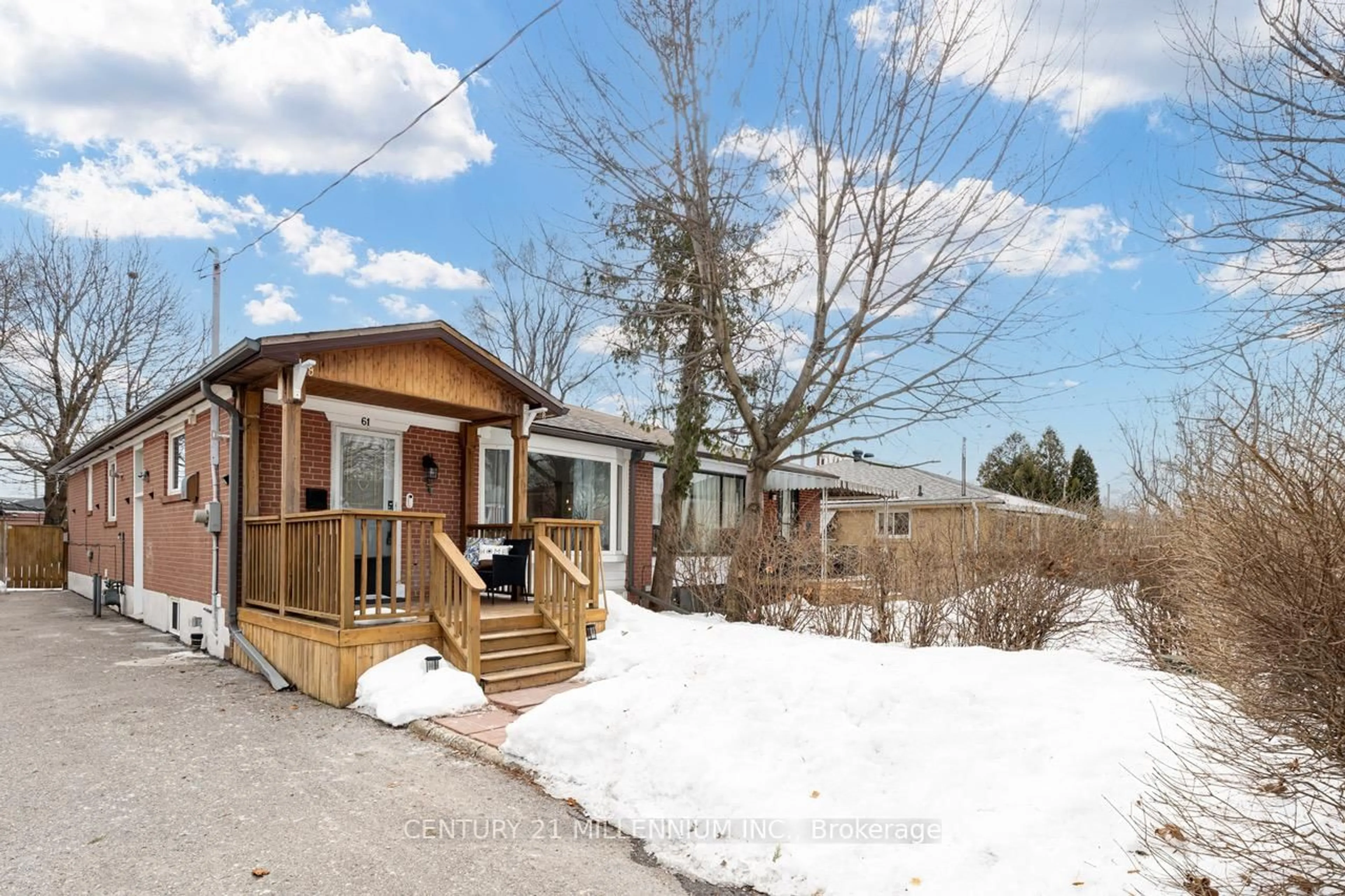 Patio, street for 61 Newlands Ave, Toronto Ontario M1L 1S1