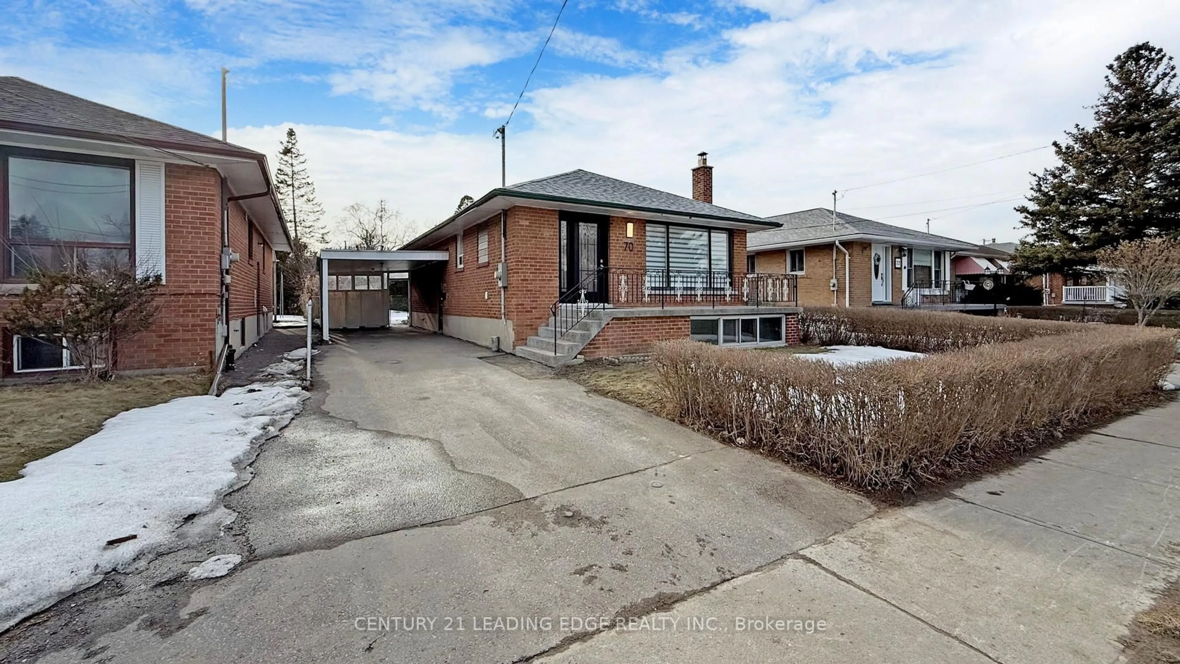 Home with brick exterior material, street for 70 Wexford Blvd, Toronto Ontario M1R 1L3