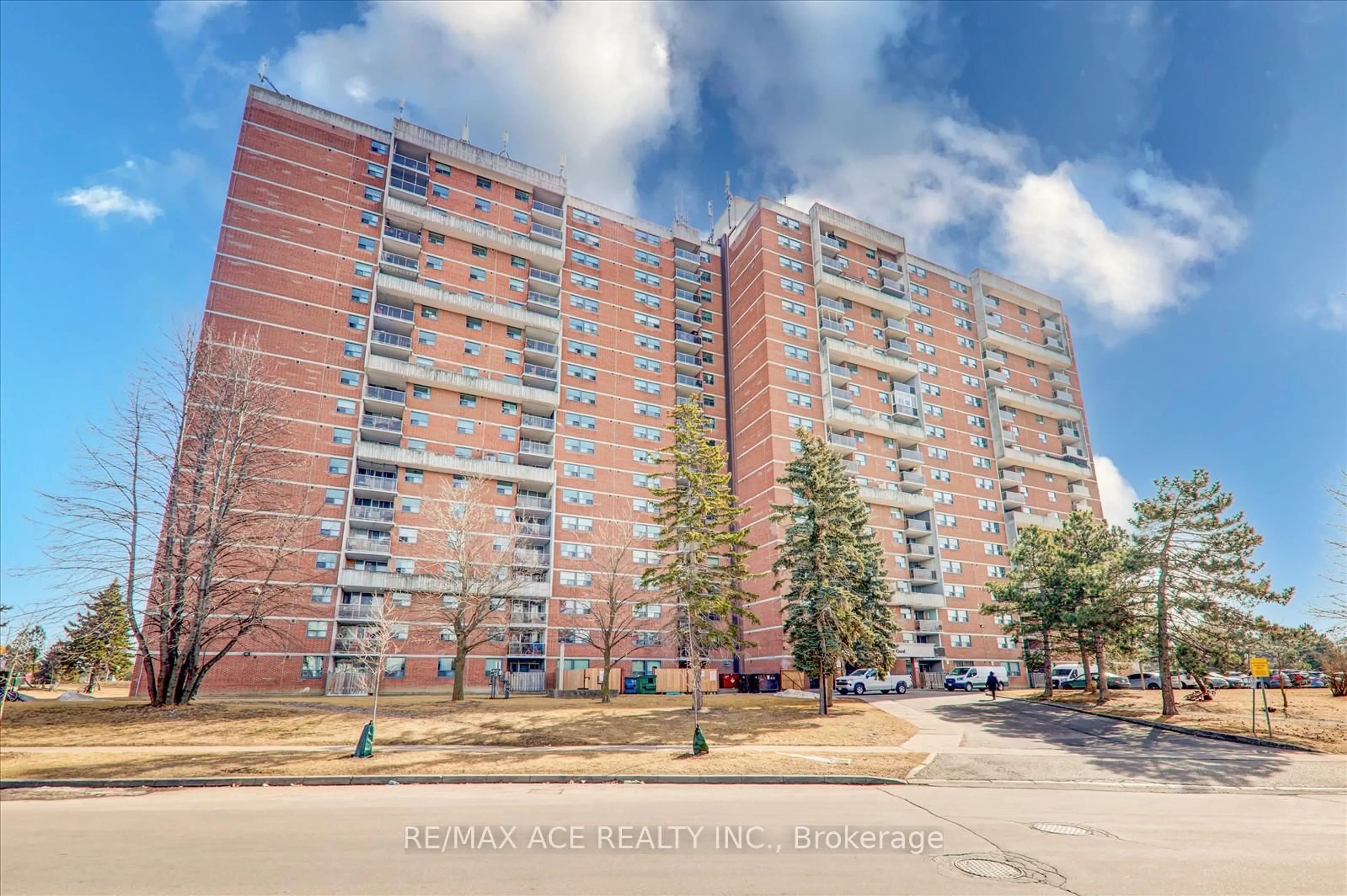 A pic from outside/outdoor area/front of a property/back of a property/a pic from drone, street for 100 Wingarden Crt #605, Toronto Ontario M1B 2P4