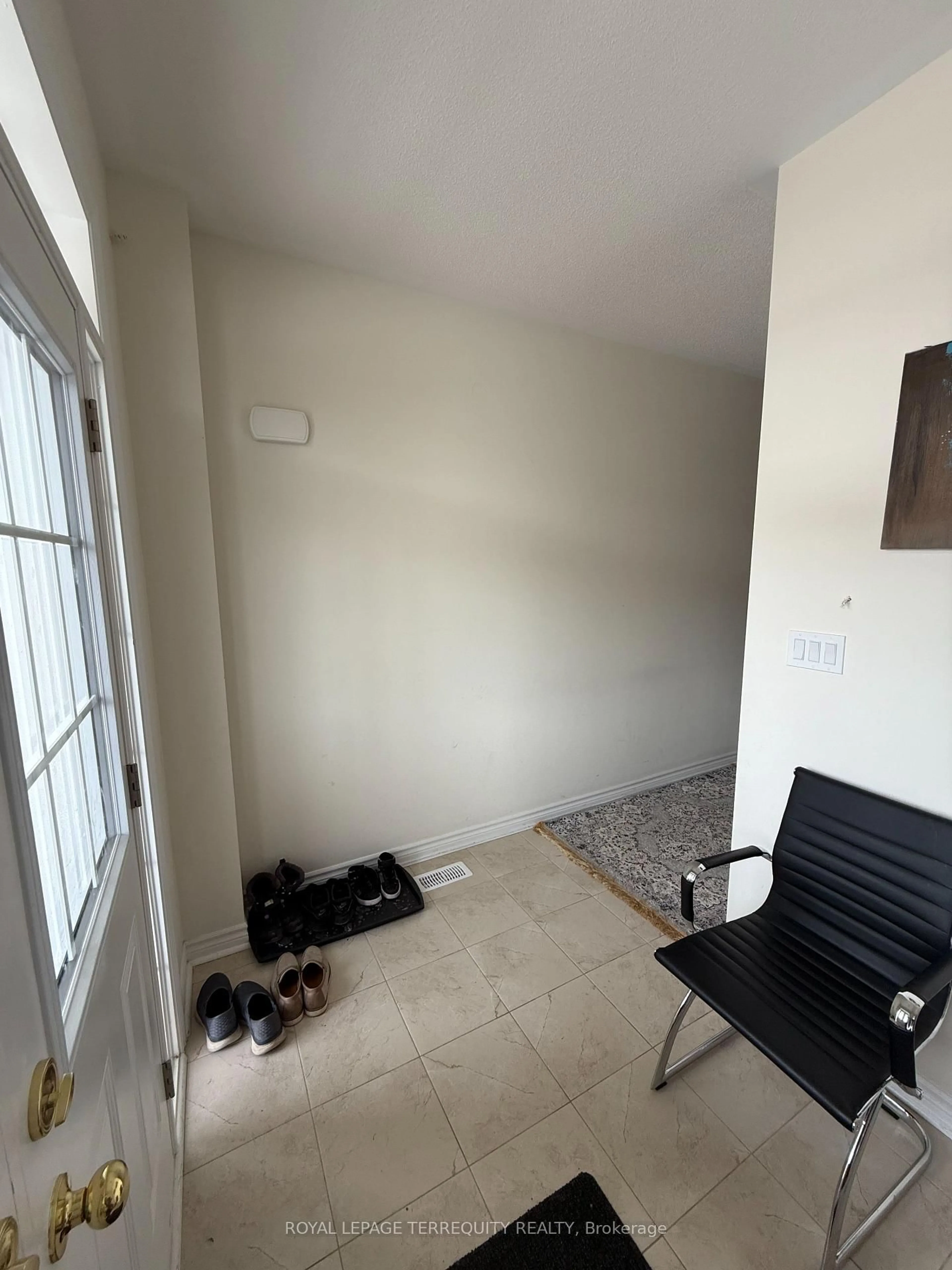 A pic of a room for 1884 Fosterbrook St, Oshawa Ontario L1K 3G5