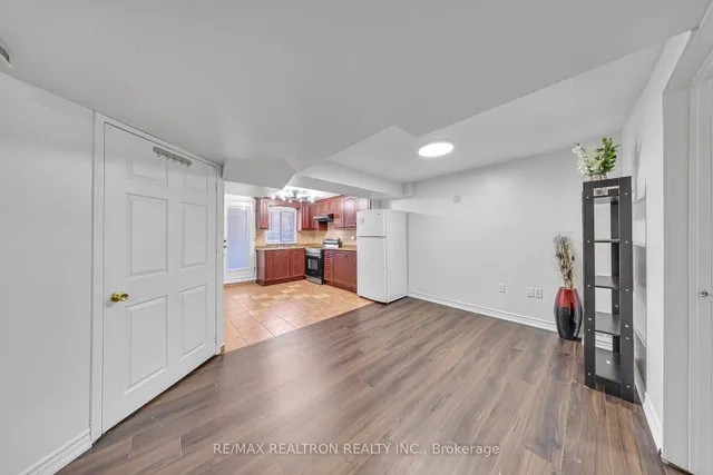 Additional property image - 75 Grayson Cres