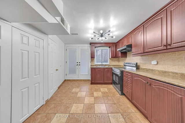 Additional property image - 75 Grayson Cres