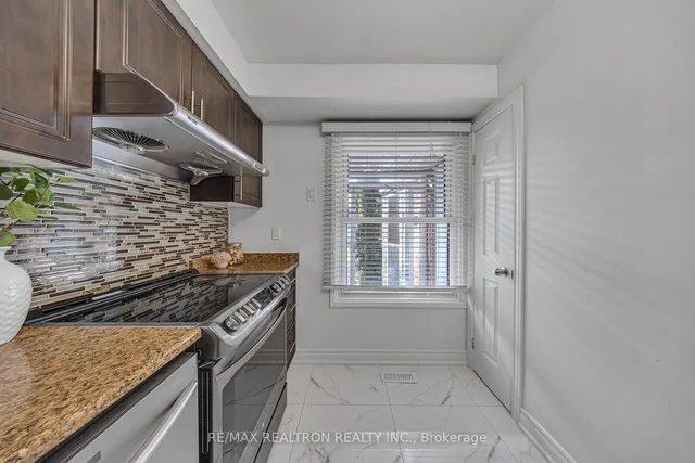 Additional property image - 75 Grayson Cres