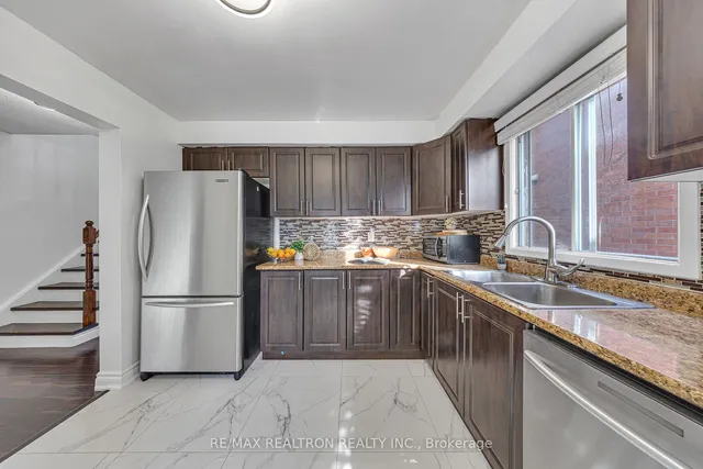 Additional property image - 75 Grayson Cres
