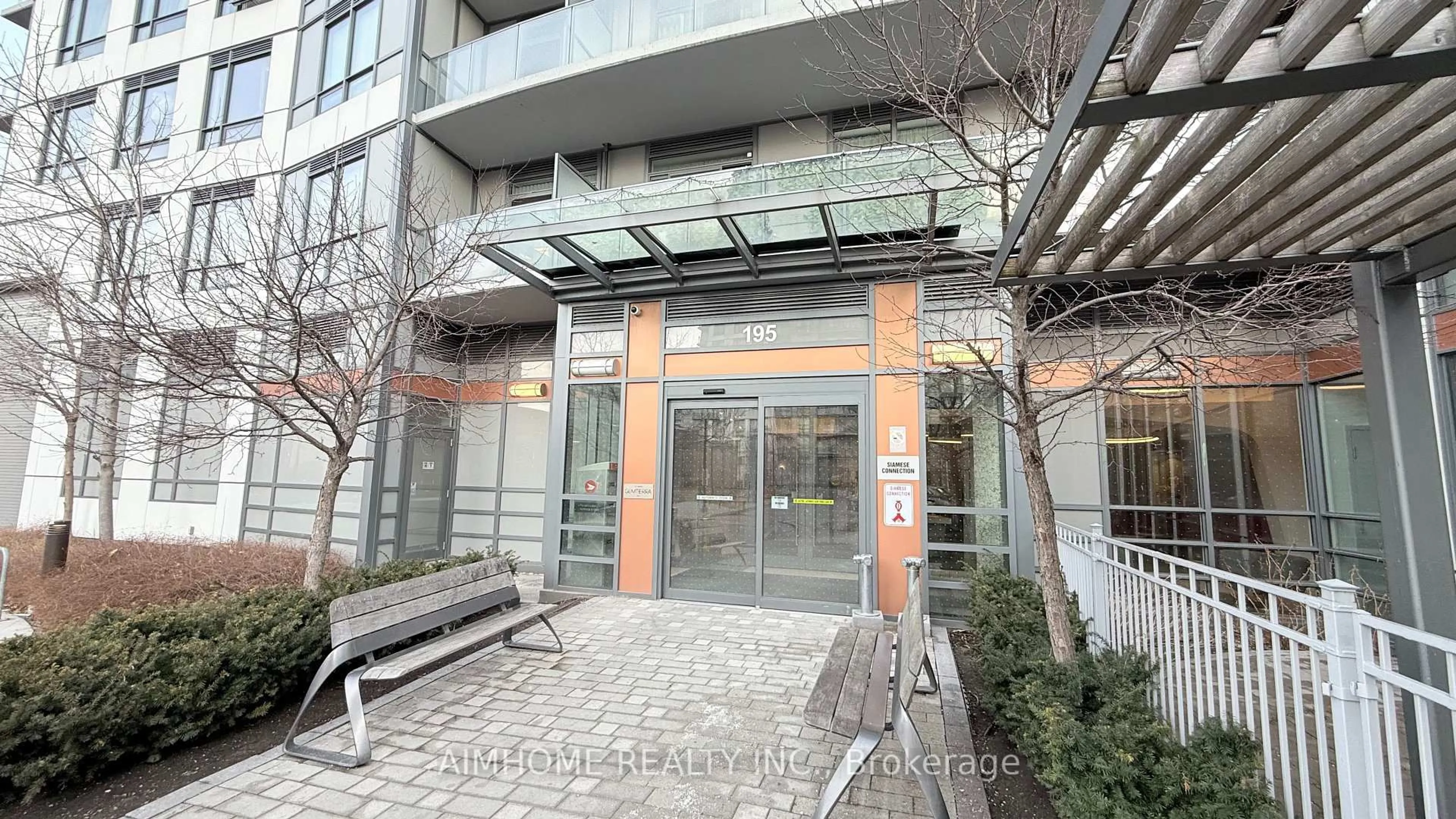 Indoor foyer for 195 Bonis Ave #1113, Toronto Ontario M1T 0A5