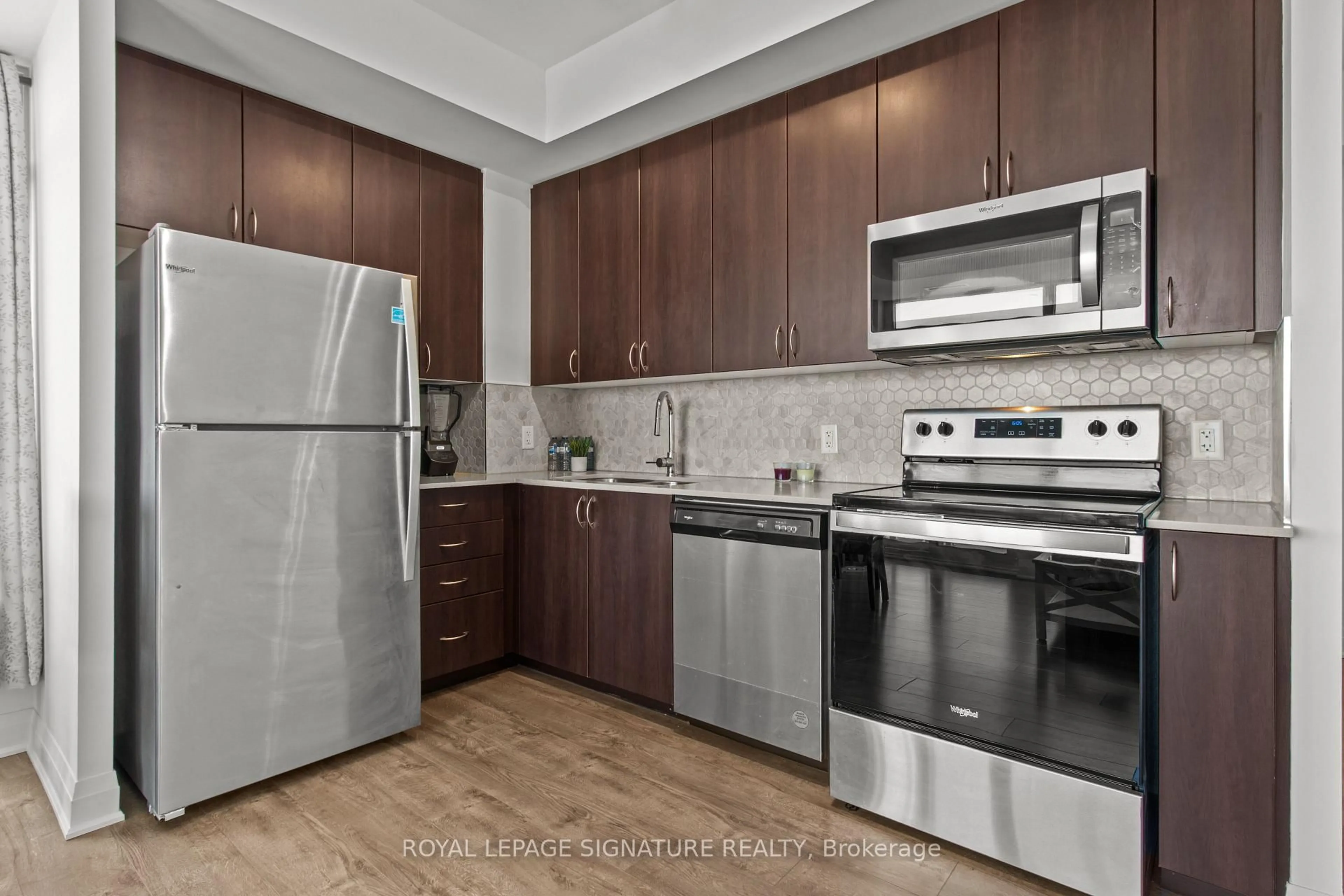 Standard kitchen, unknown for 3220 Sheppard Ave #904, Toronto Ontario M1T 0B7