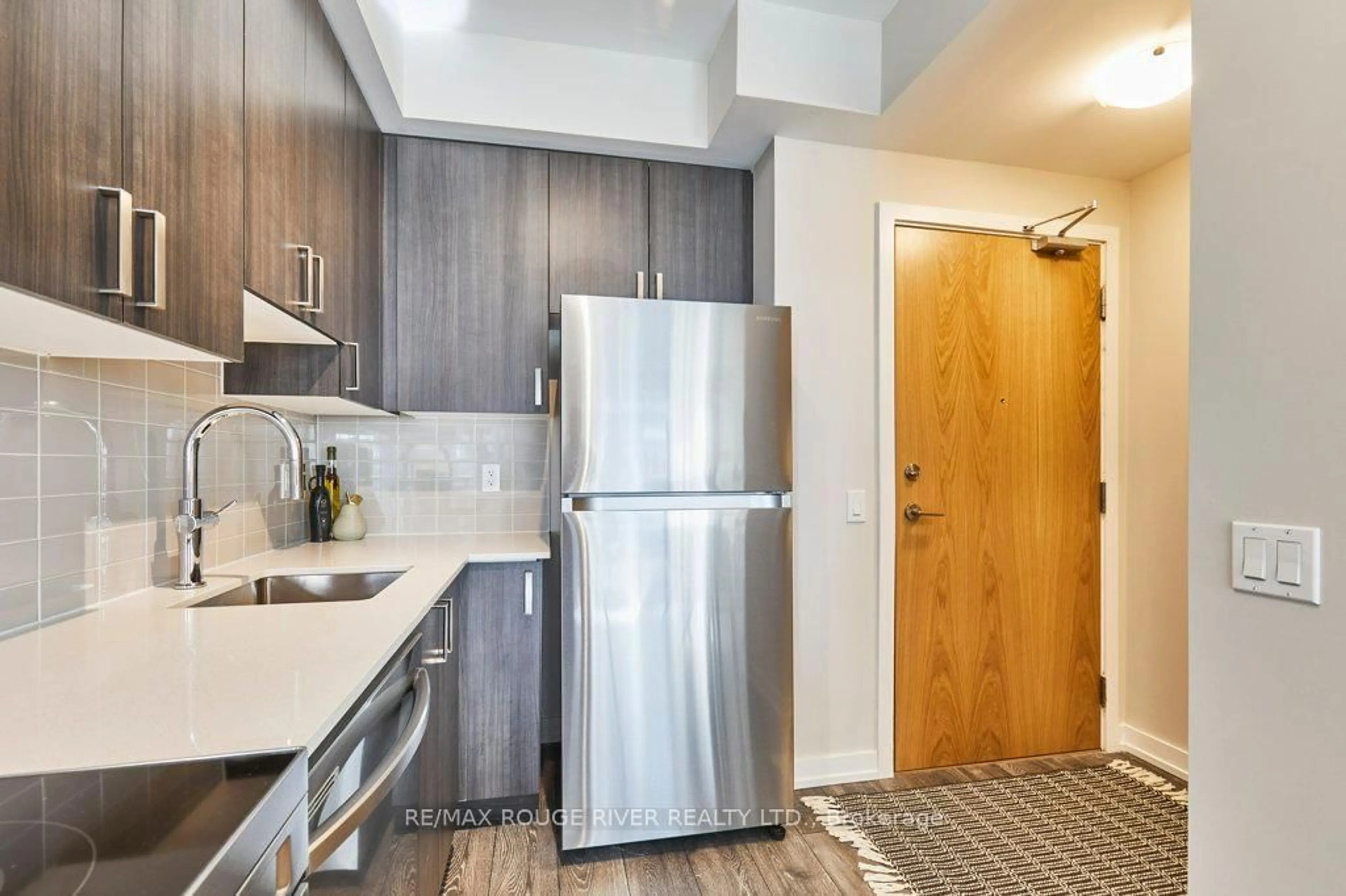 Standard kitchen, unknown for 1455 Celebration Dr #2205, Pickering Ontario L1W 1L8