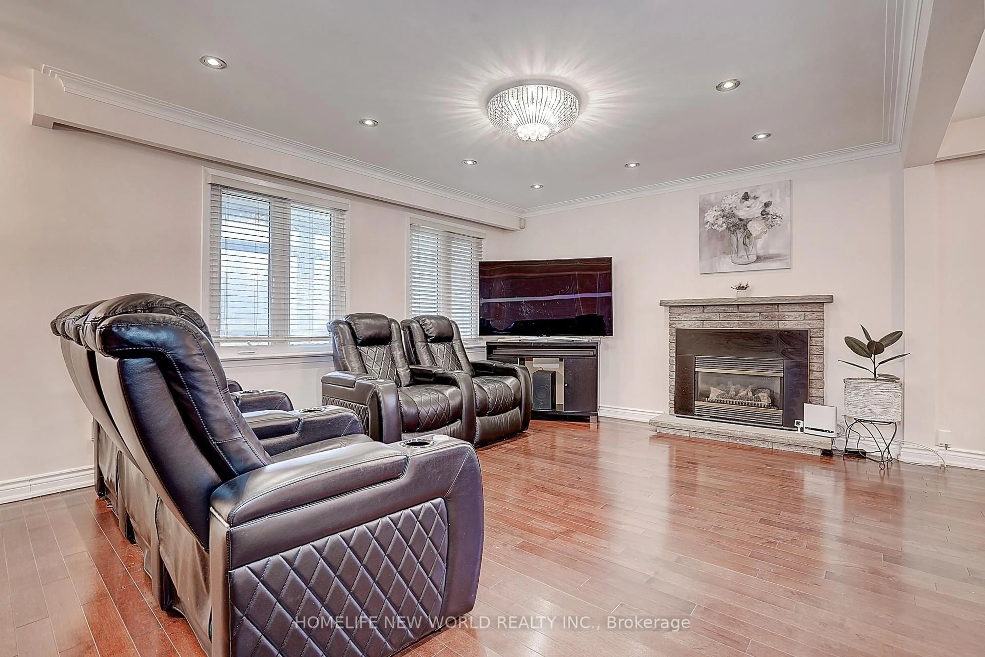 Living room with furniture, wood/laminate floor for 29 McDairmid Rd, Toronto Ontario M1S 1Z5