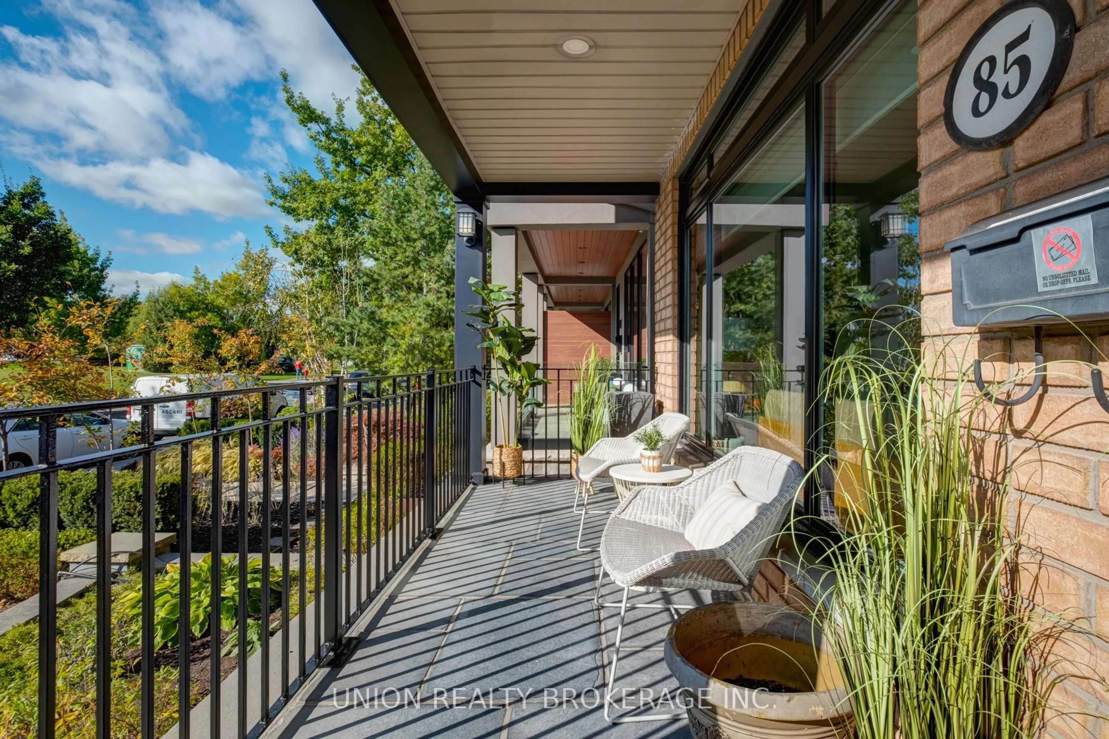 Patio, street for 85 Northern Dancer Blvd, Toronto Ontario M4L 3Z8