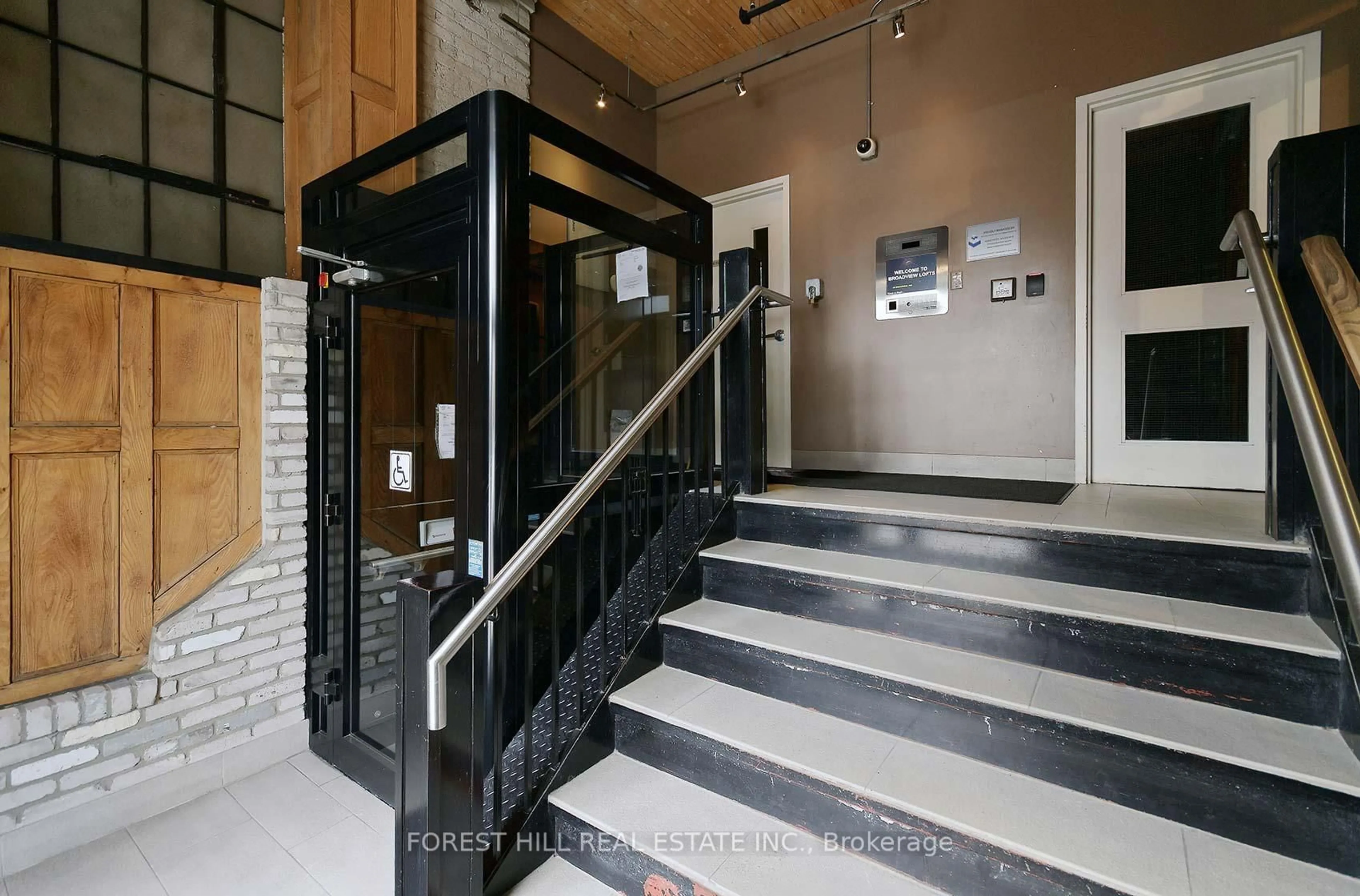 Indoor foyer for 68 Broadview Ave #501, Toronto Ontario M4M 2E6