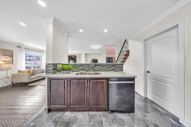 Additional property image - 19 Grosbeak Cres
