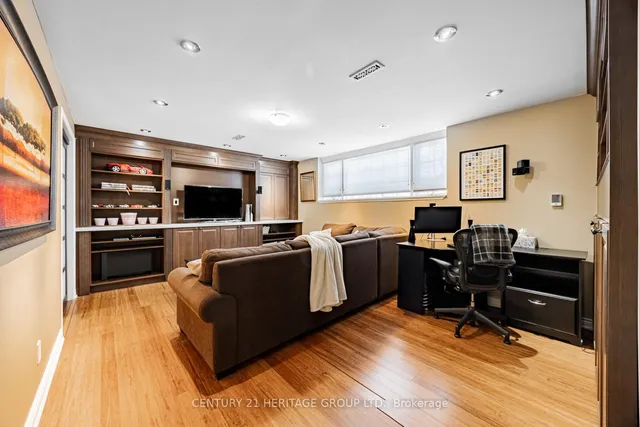 Additional property image - 19 D'Arcy Magee Cres