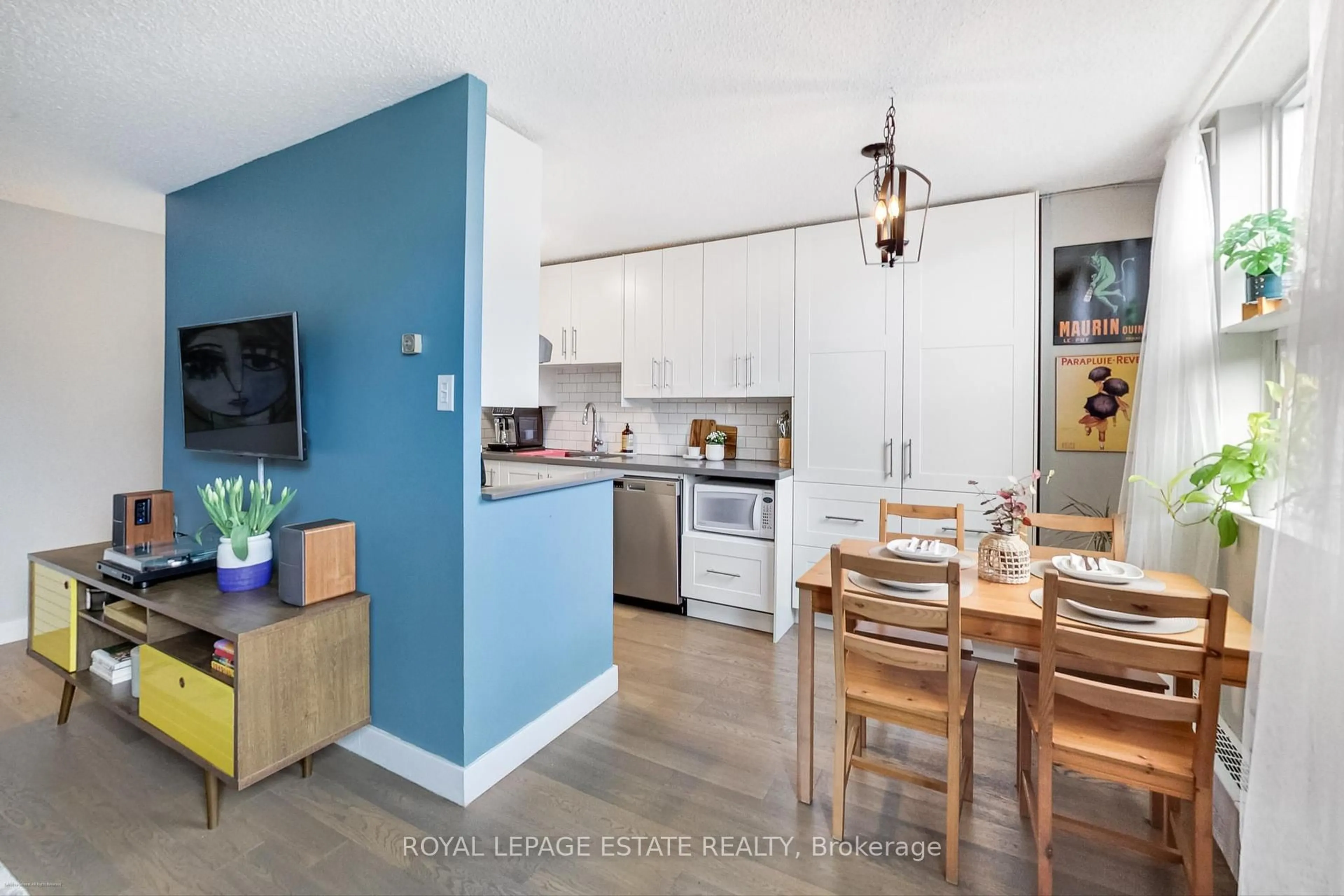 Open concept kitchen, unknown for 1071 Woodbine Ave #107, Toronto Ontario M4C 4C2