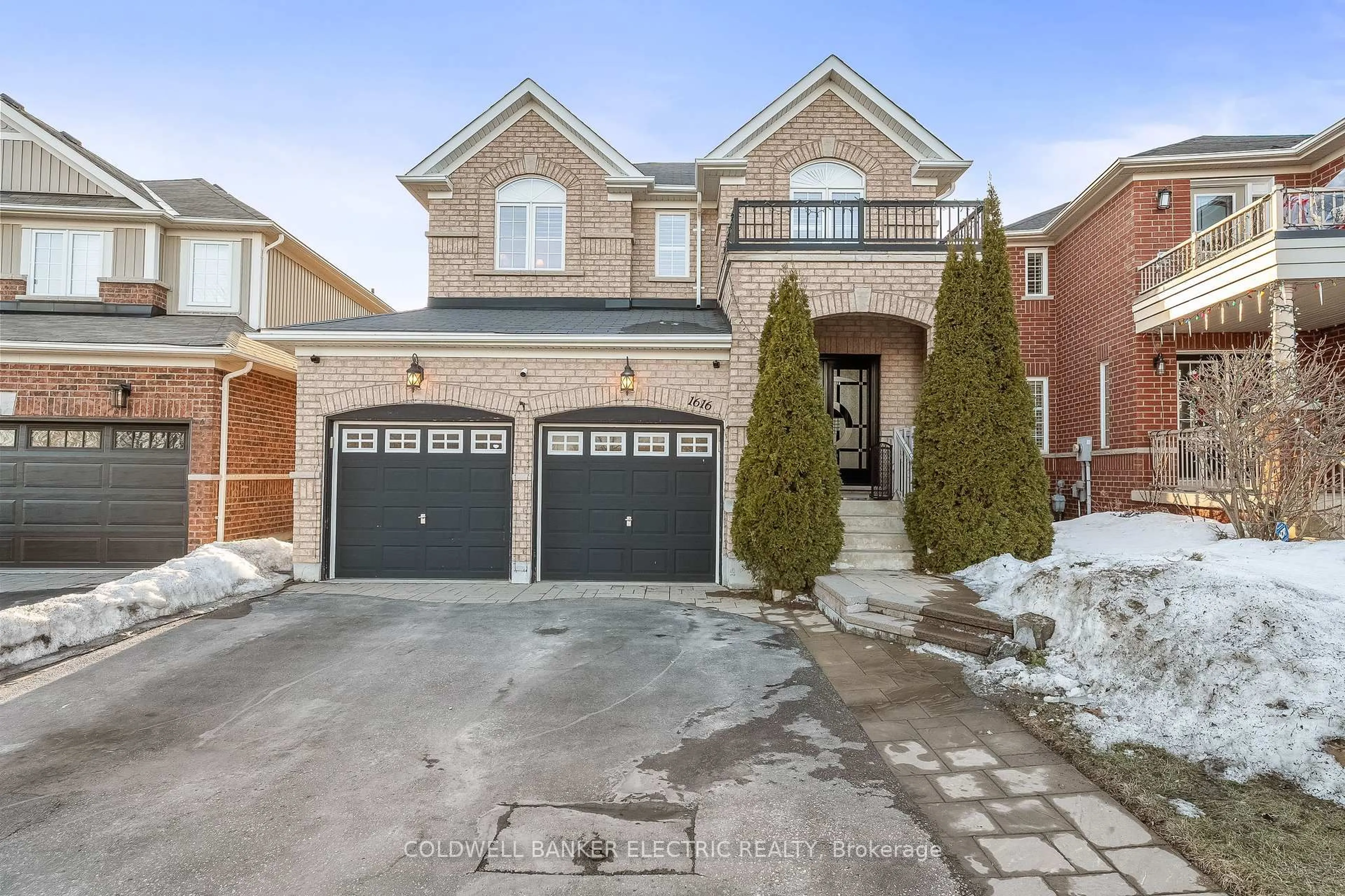 Home with brick exterior material, street for 1616 Glenbourne Dr, Oshawa Ontario L1K 0G2