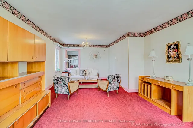 Additional property image - 8 Graylee Ave
