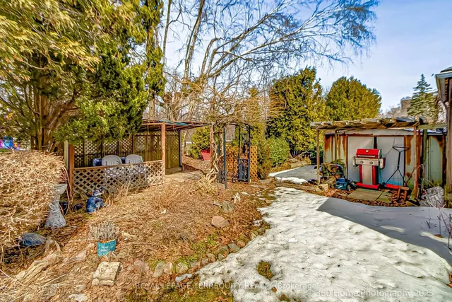 Additional property image - 8 Graylee Ave