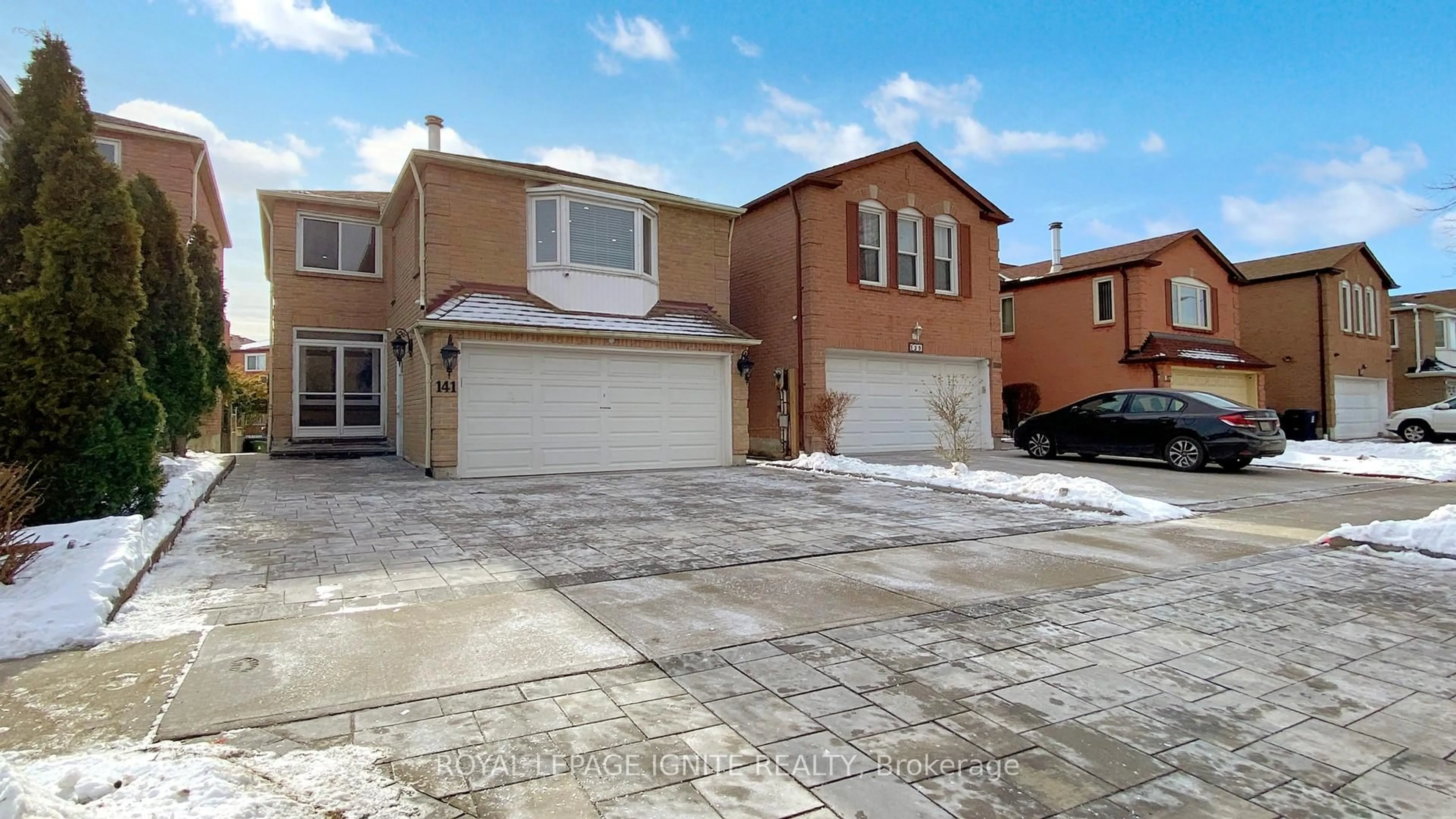 Indoor garage for 141 PONYMEADOW Terr, Toronto Ontario M1C 4K6