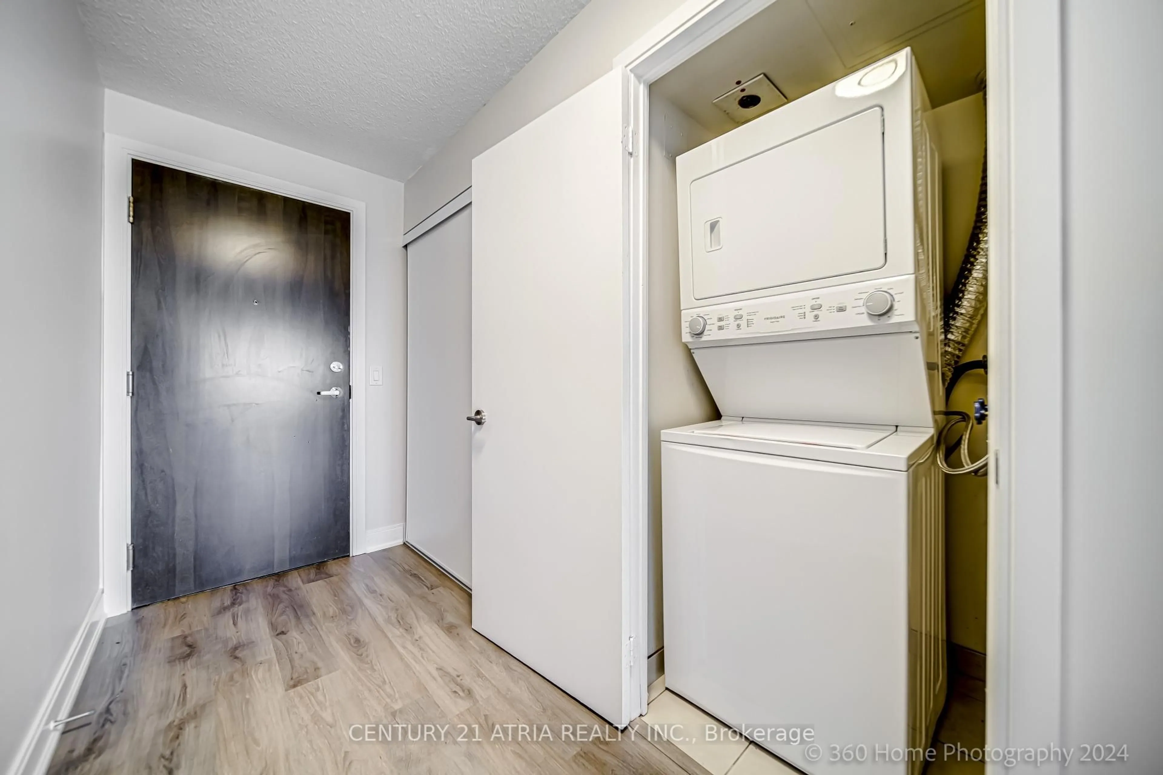 Laundry room for 135 Village Green Sq #2015, Toronto Ontario M1S 0G4