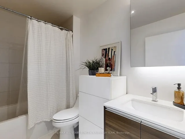 Additional property image - 1238 Dundas St Unit 613
