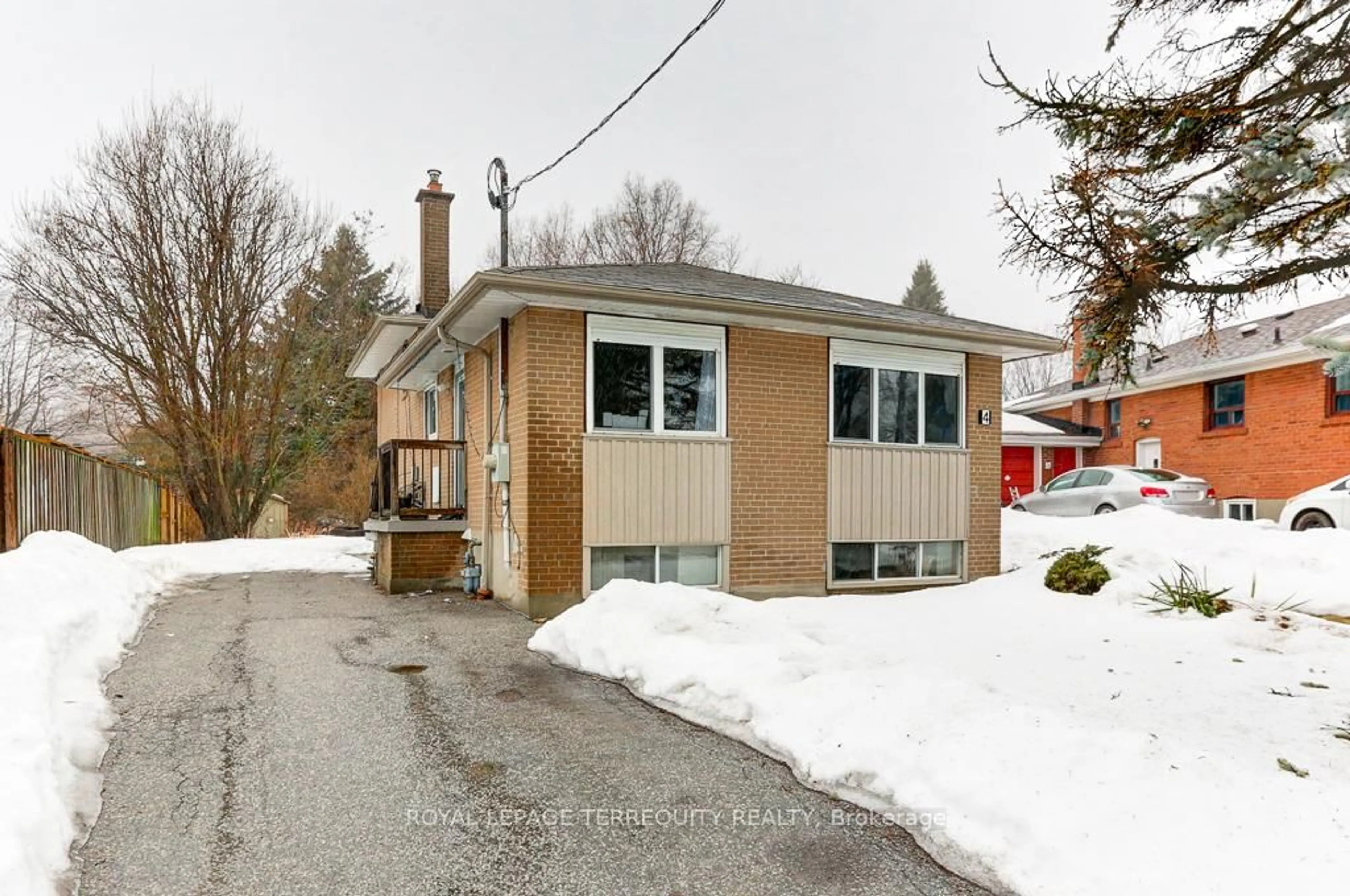 Unknown for 4 Bromton Dr, Toronto Ontario M1P 4B8