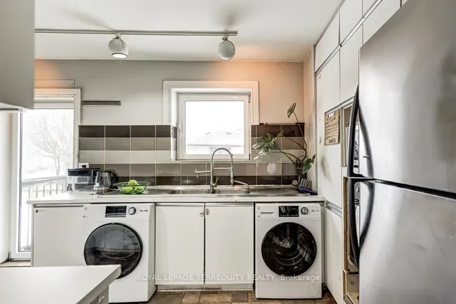 Additional property image - 4 Bromton Dr