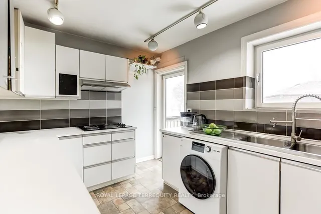 Additional property image - 4 Bromton Dr