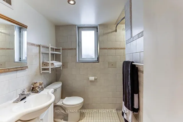 Additional property image - 4 Bromton Dr