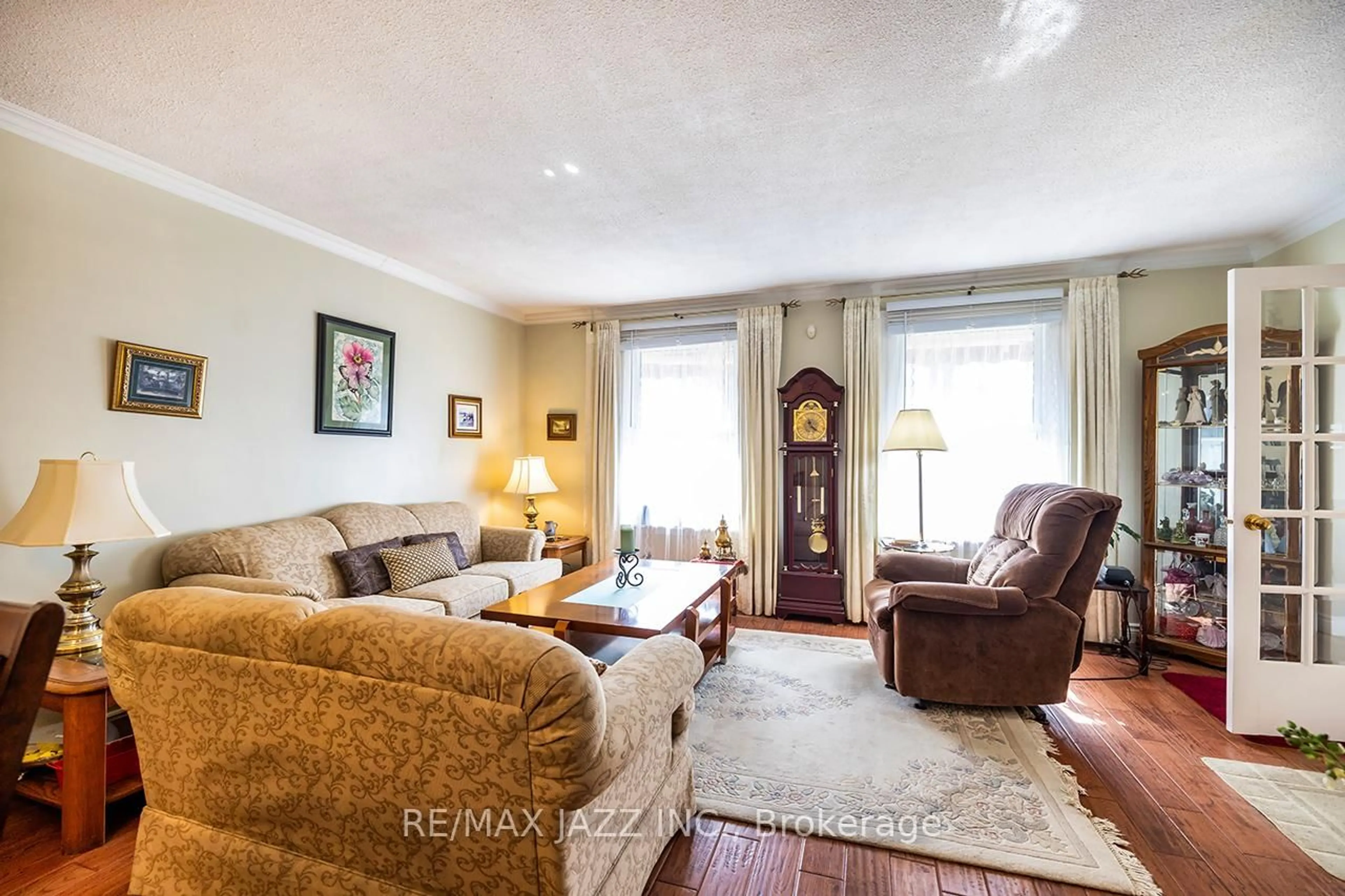Living room with furniture, unknown for 241 Viewmount St, Oshawa Ontario L1H 7C2