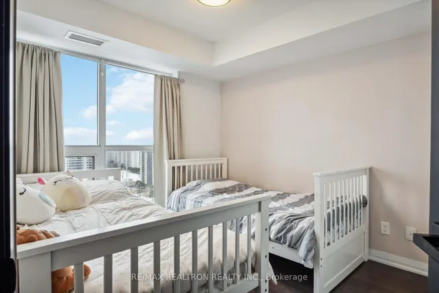Additional property image - 30 Meadowglen Pl Unit 1905