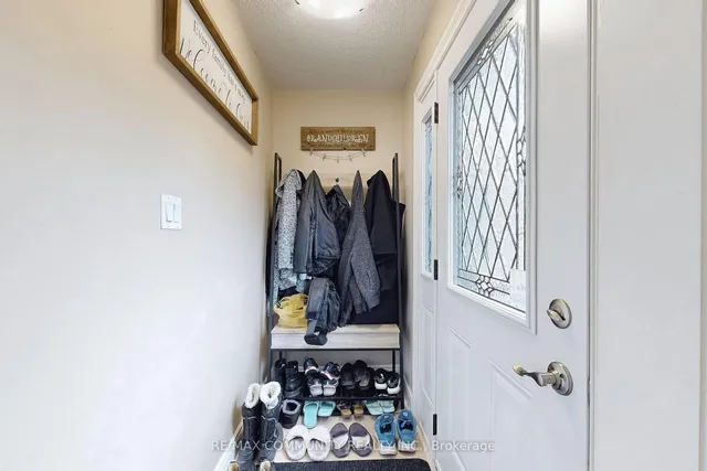 Additional property image - 142 Meighen Ave