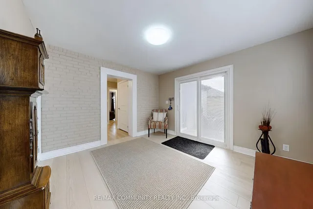 Additional property image - 142 Meighen Ave
