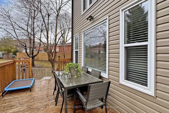Additional property image - 142 Meighen Ave
