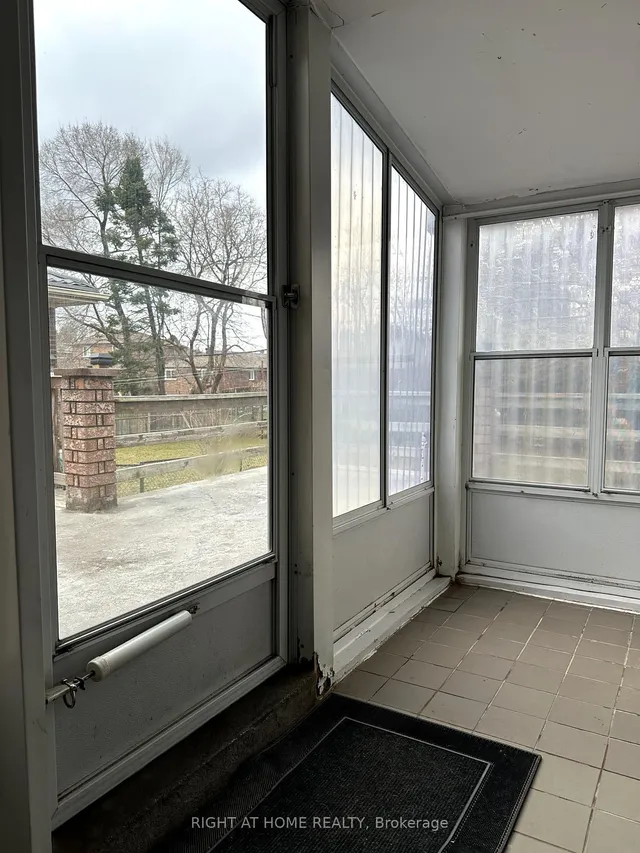 Additional image 15 of 28 Huntington Ave