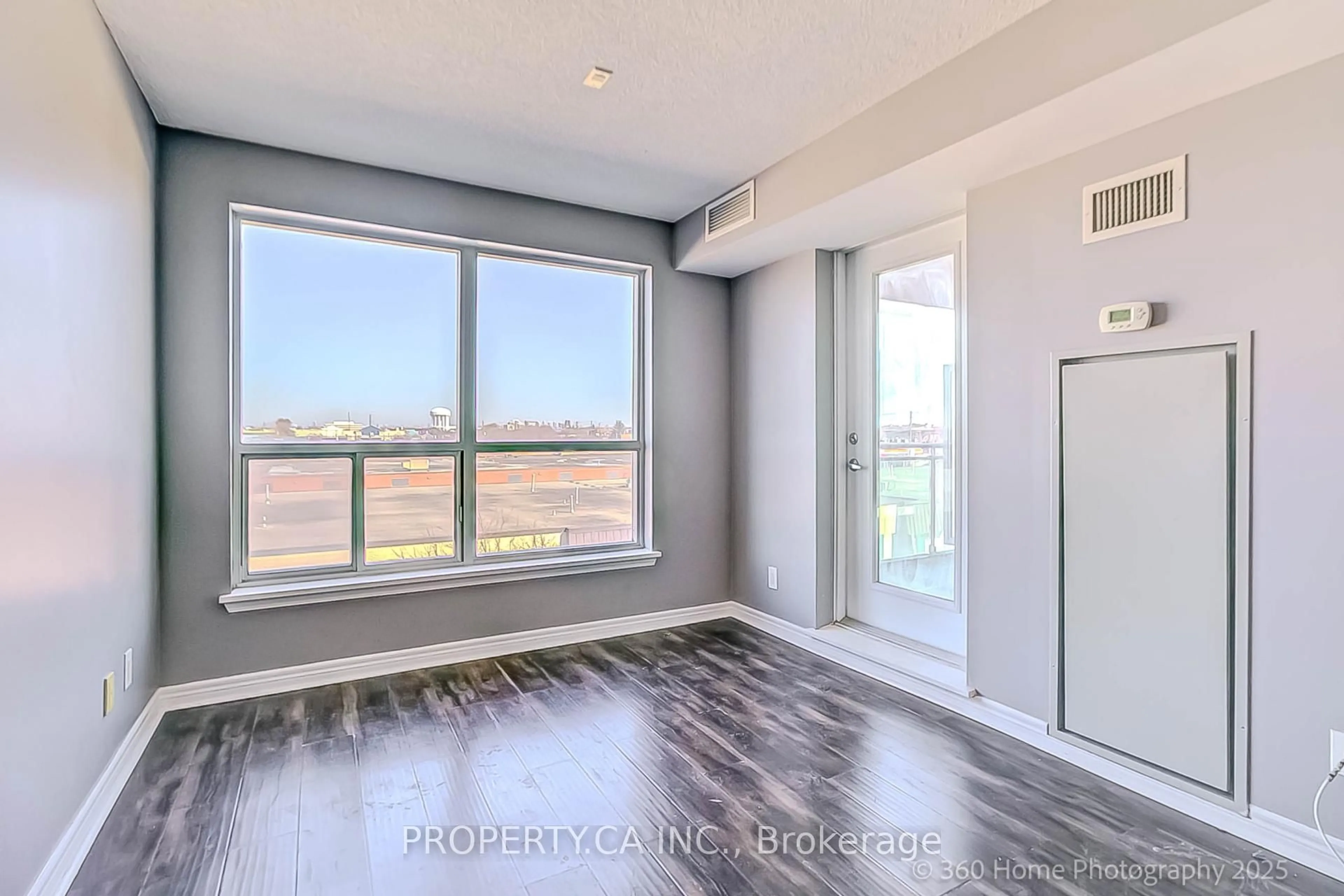 A pic of a room for 60 Fairfax Cres #428, Toronto Ontario M1L 0E1