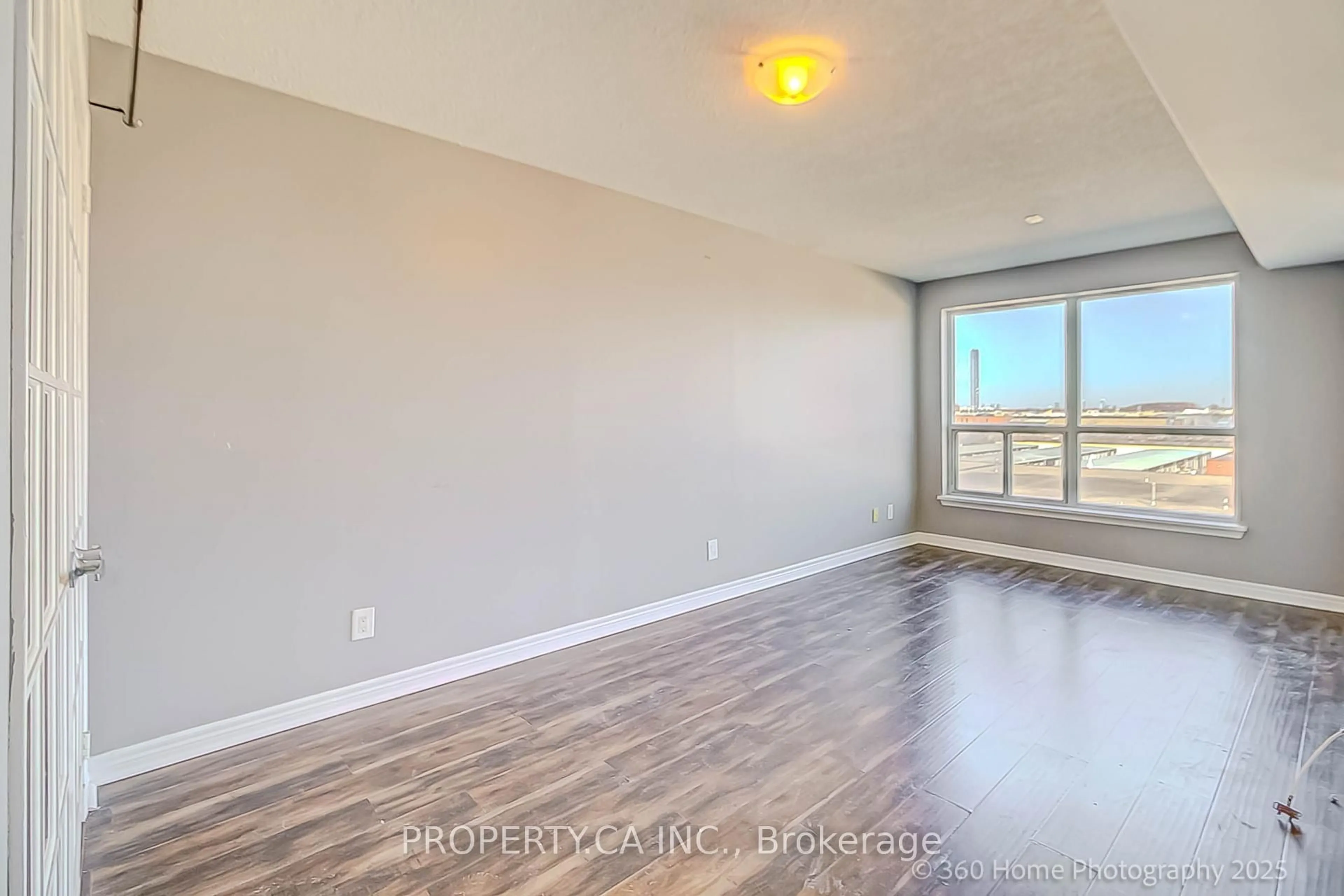 A pic of a room for 60 Fairfax Cres #428, Toronto Ontario M1L 0E1